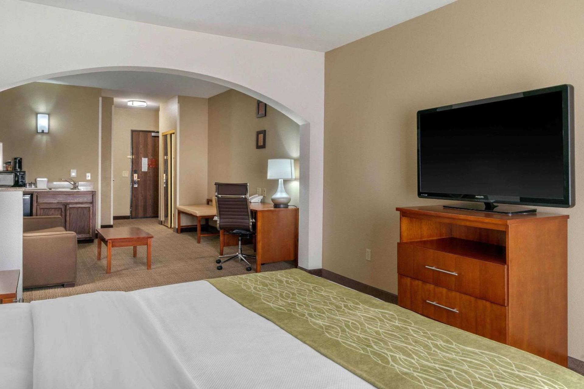 Comfort Inn & Suites Sacramento - University Area photo 41