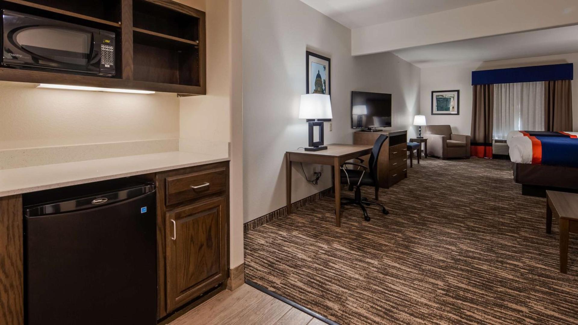 Best Western Plus Ardmore Inn & Suites photo 11