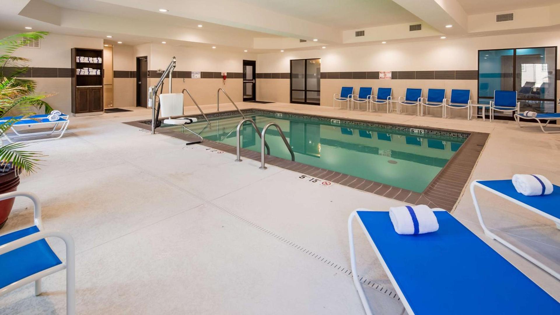 Best Western Plus Ardmore Inn & Suites photo 8