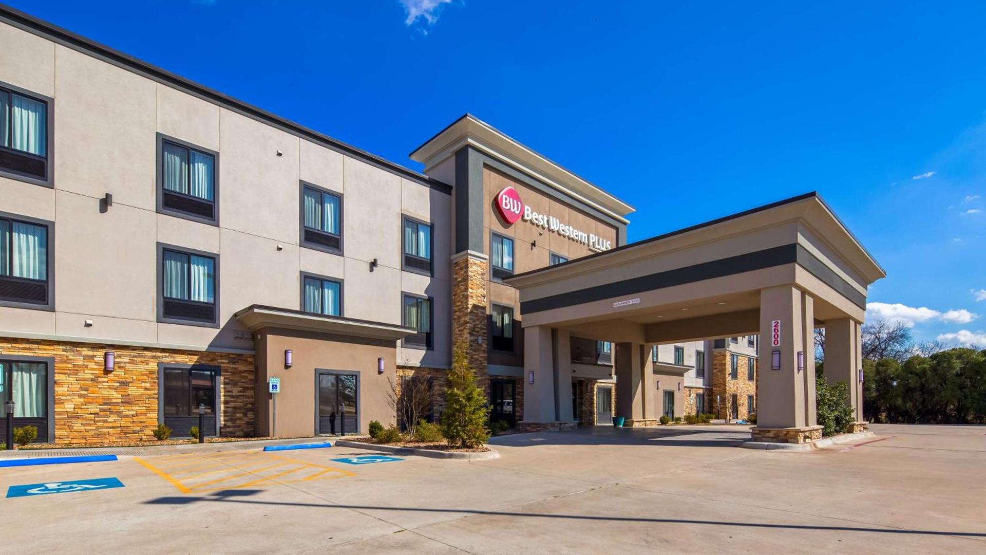 Best Western Plus Ardmore Inn & Suites photo 2