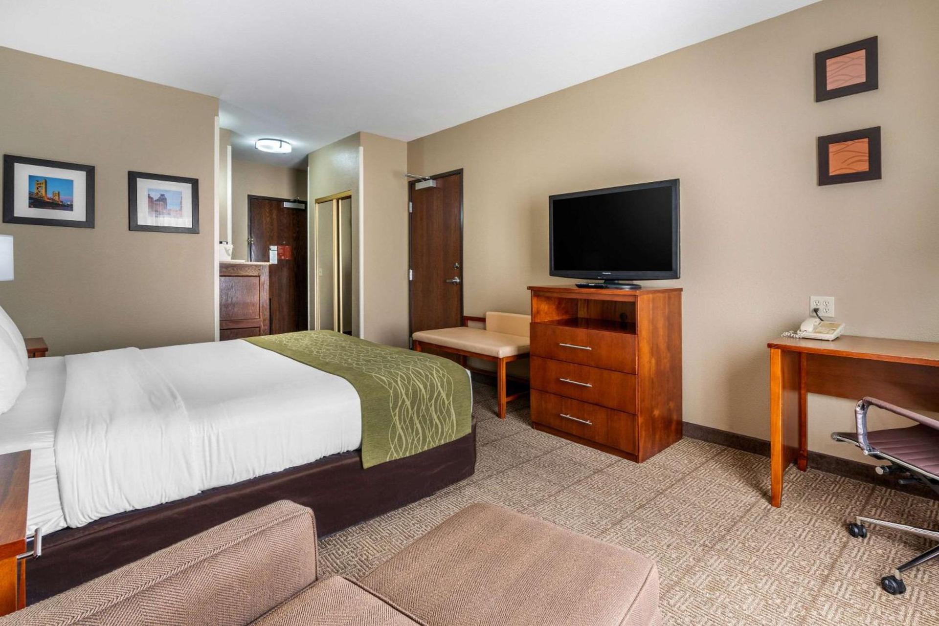 Comfort Inn & Suites Sacramento - University Area photo 40