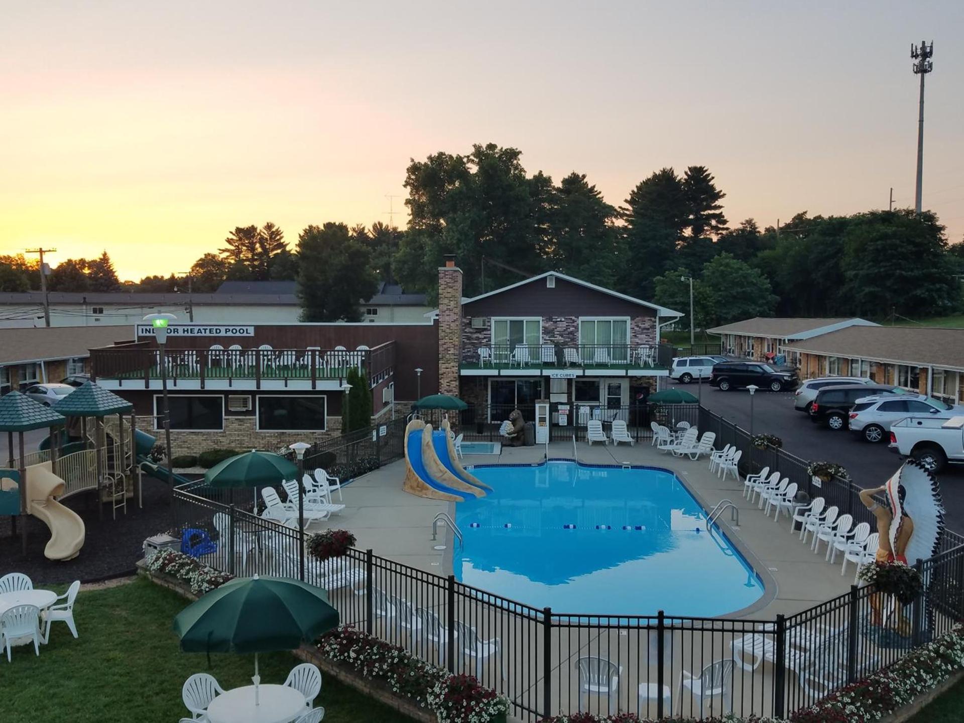 Black Hawk Motel & Suites photo 5