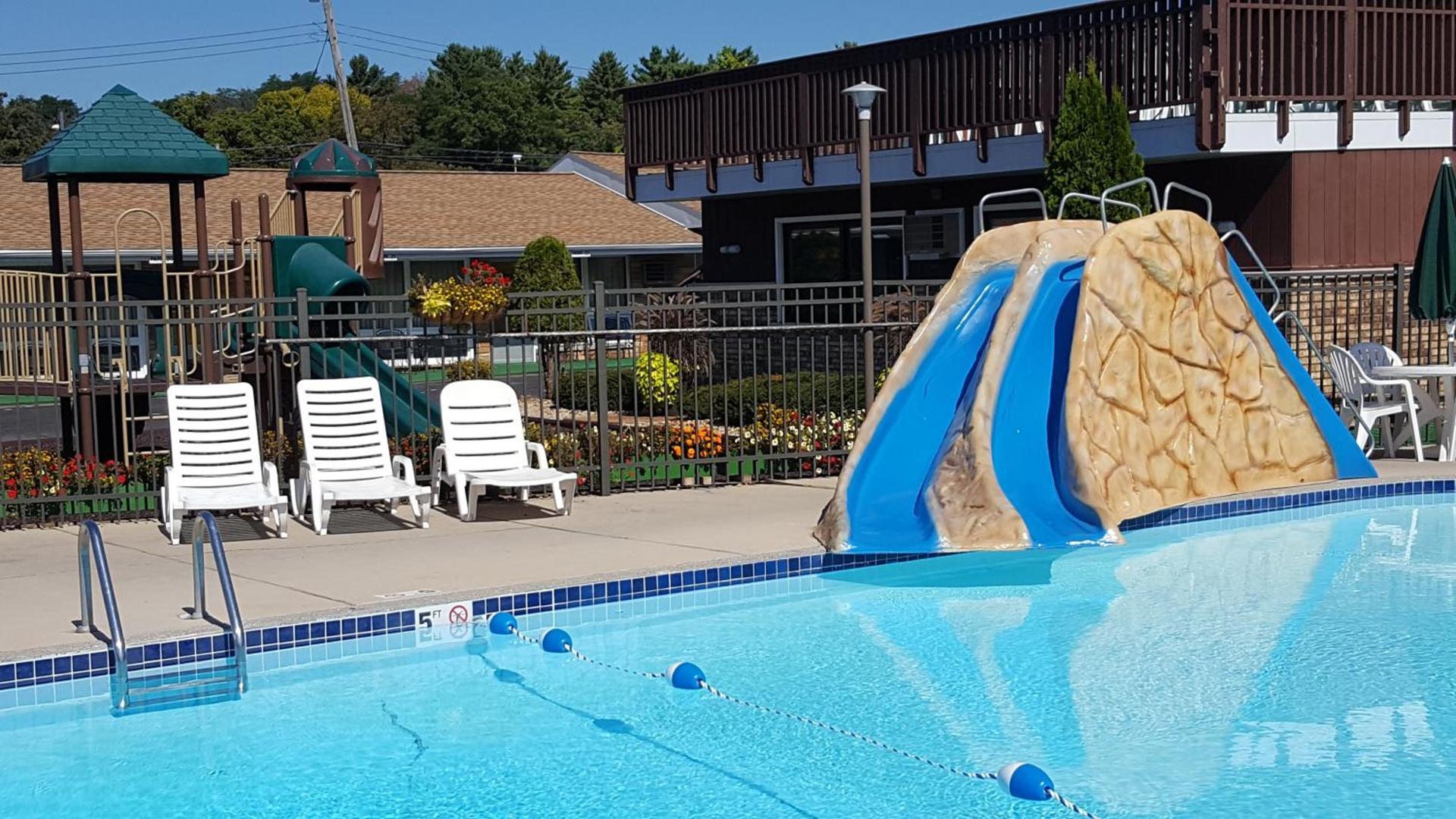Black Hawk Motel & Suites photo 2