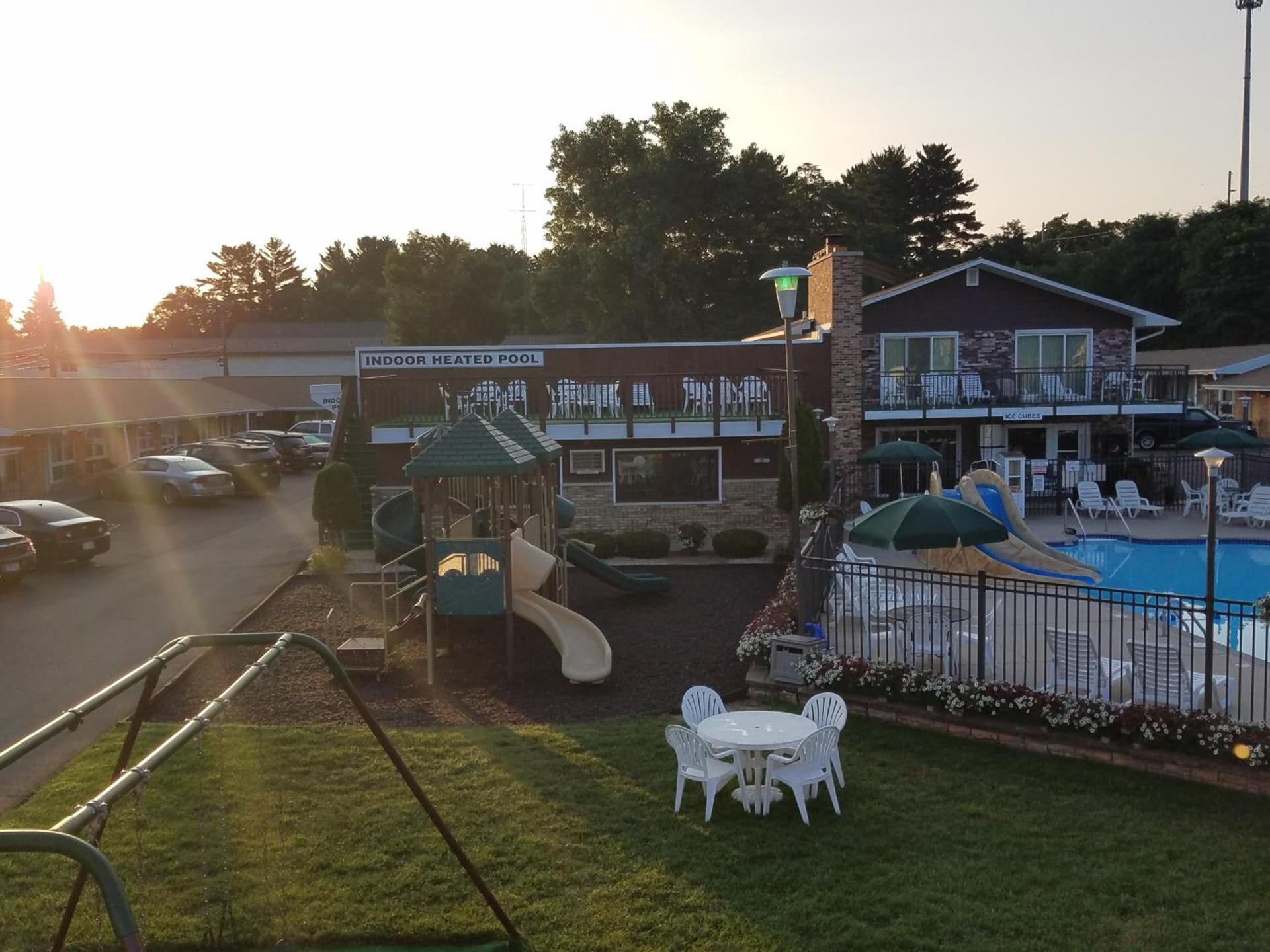 Black Hawk Motel & Suites photo 4