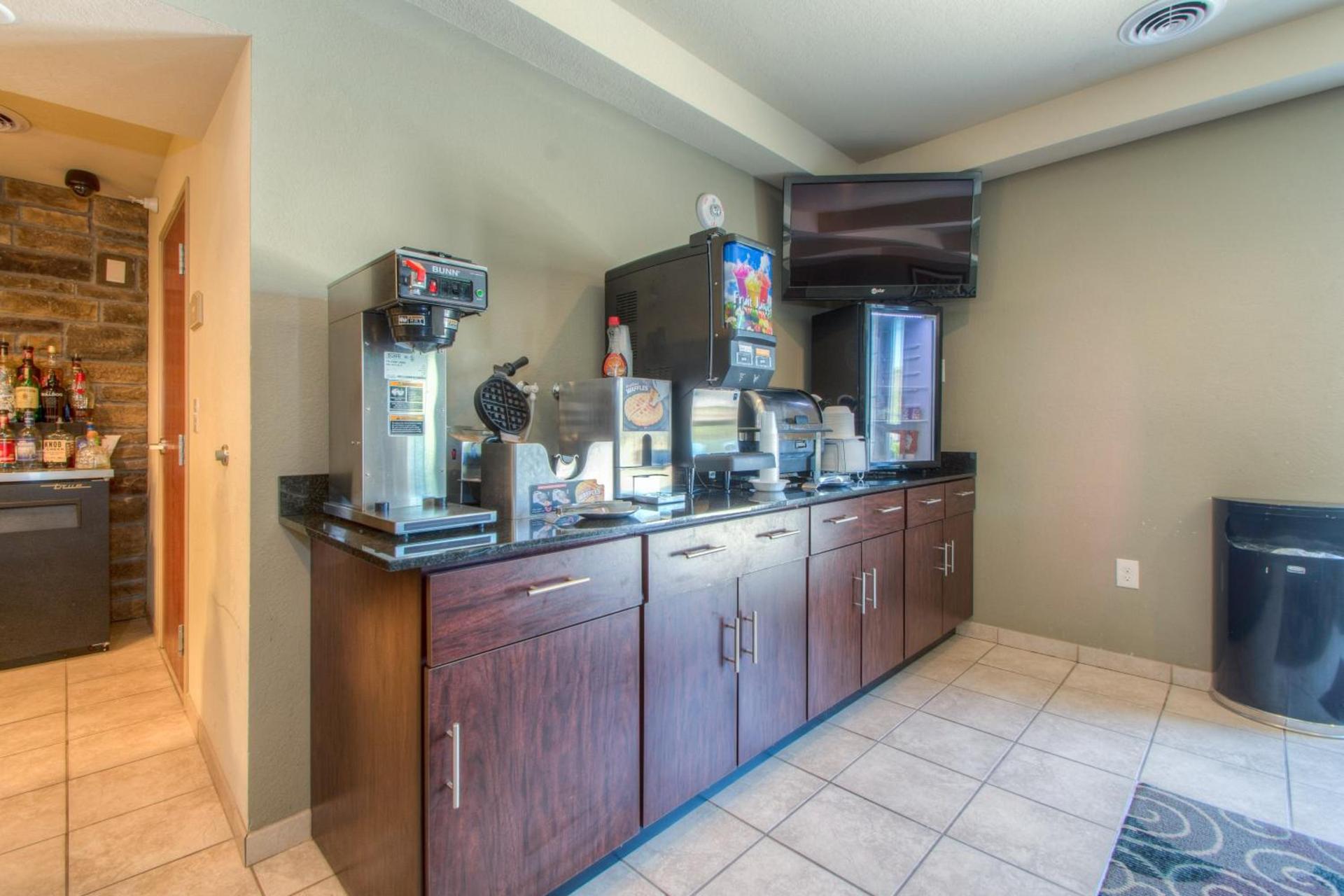 Cobblestone Inn & Suites - Wray photo 46