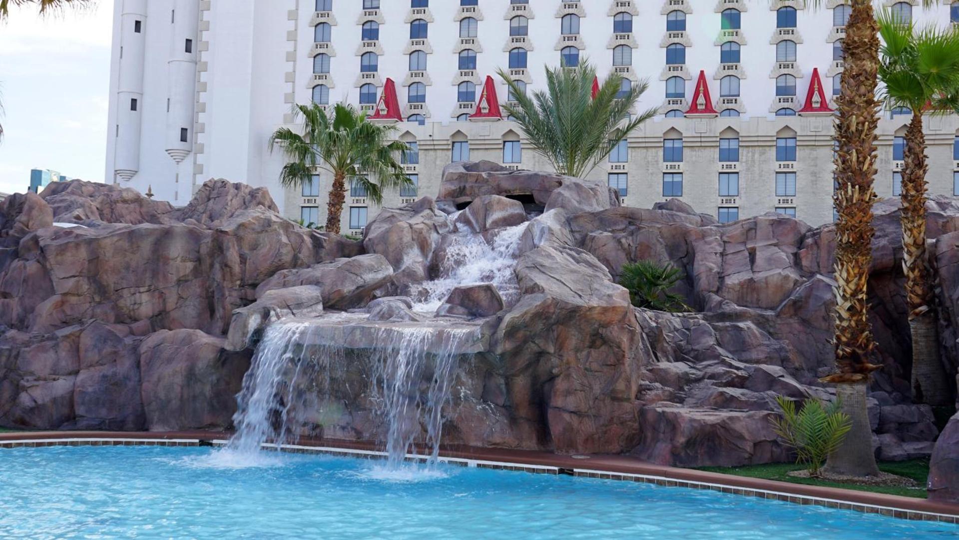 Excalibur photo 40