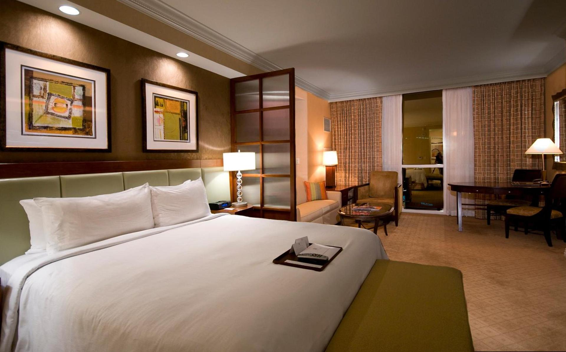 The Signature at MGM Grand - All Suites photo 5