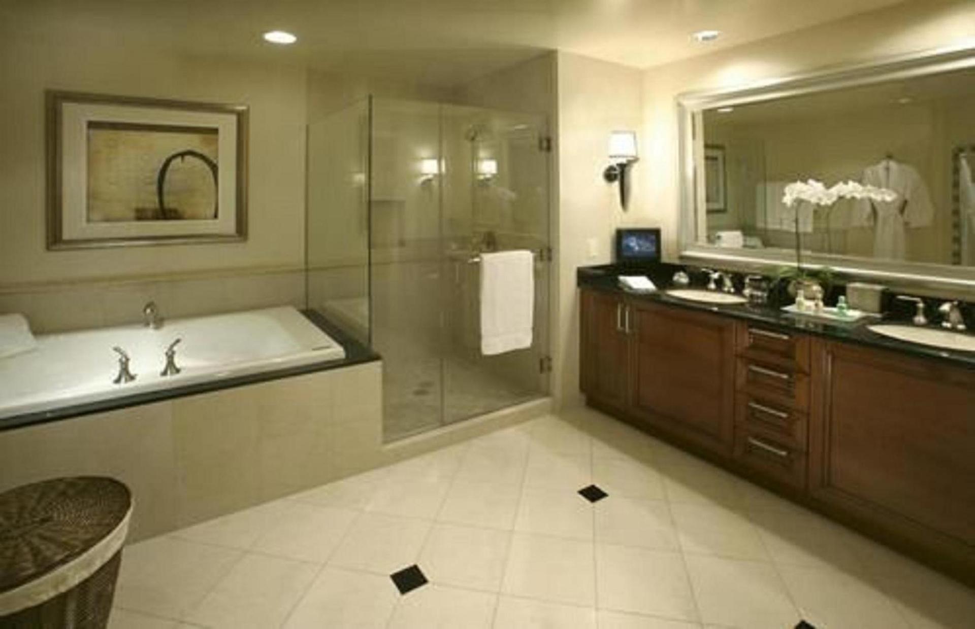 The Signature at MGM Grand - All Suites photo 8