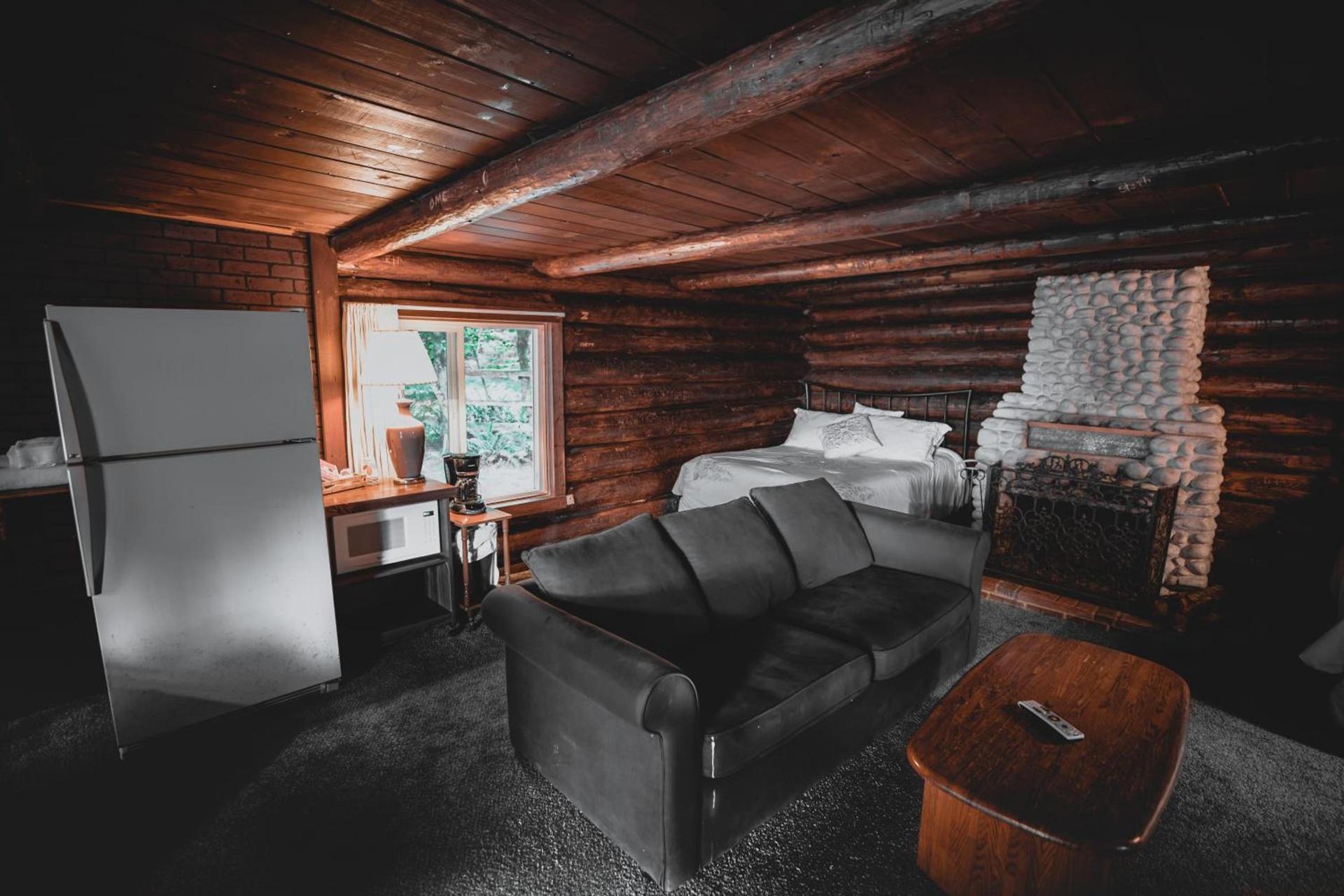 Gateway Inn & Cabins photo 45