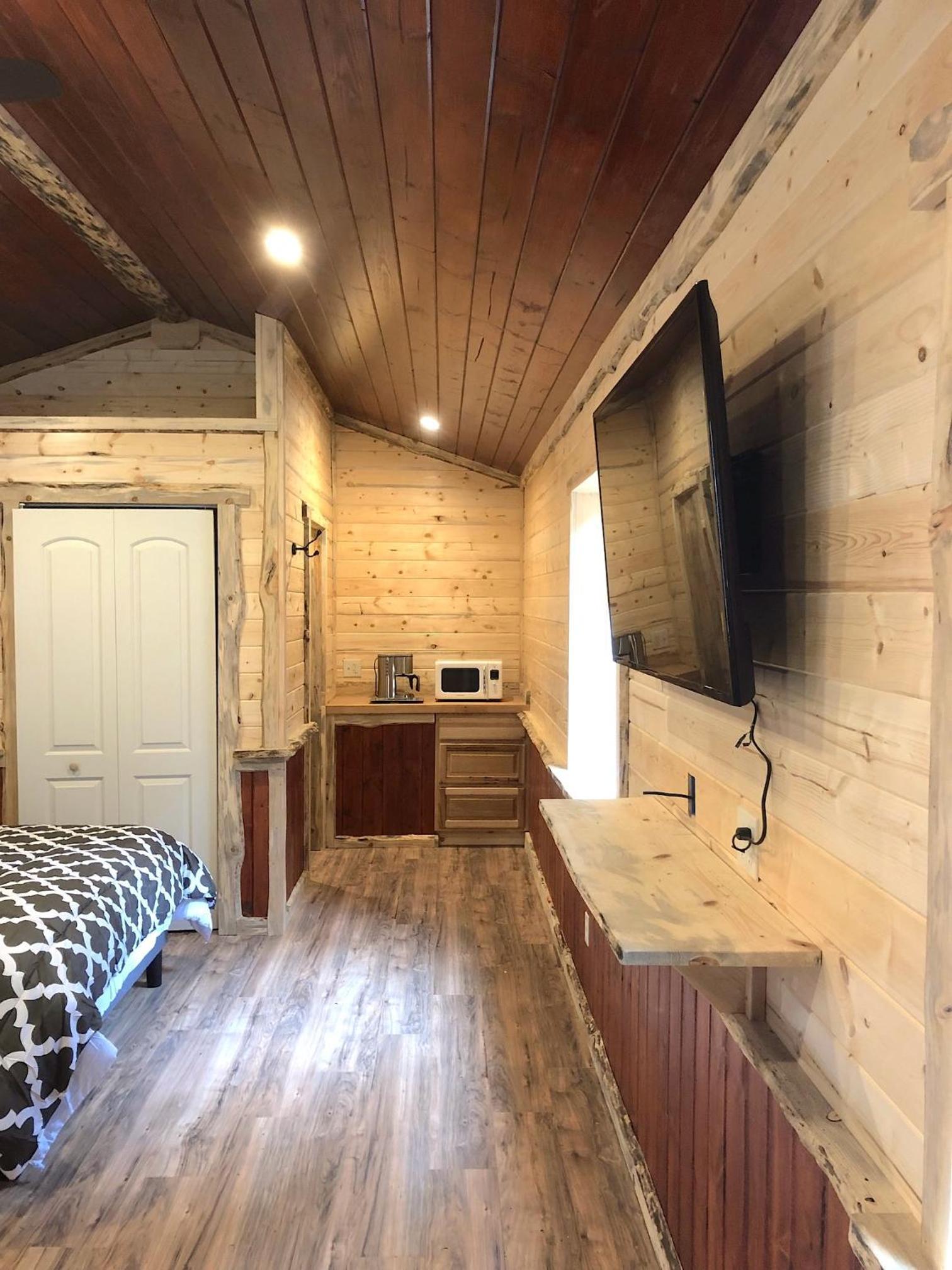 Gateway Inn & Cabins photo 28