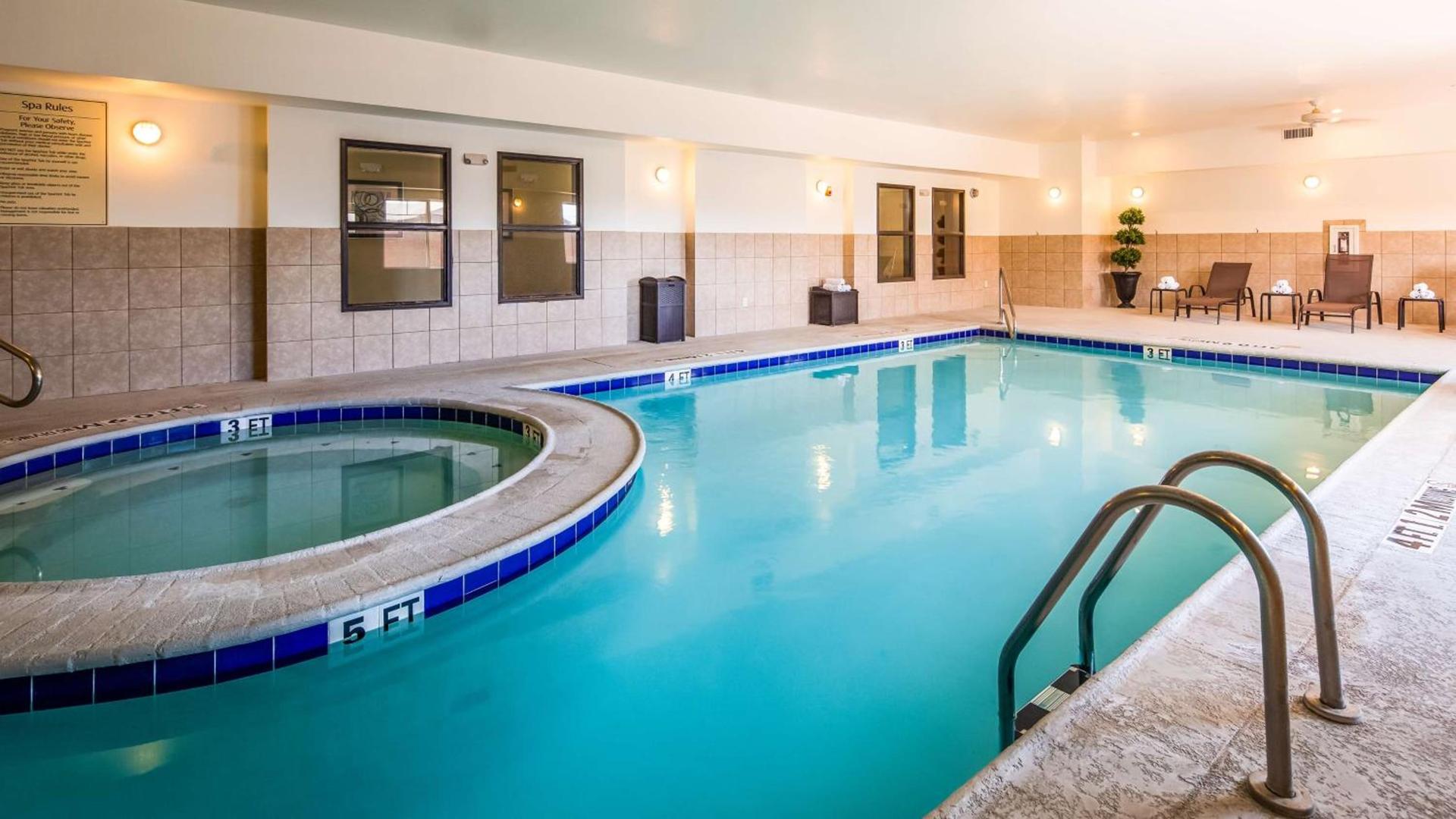 Best Western Plus Seminole Hotel & Suites photo 2