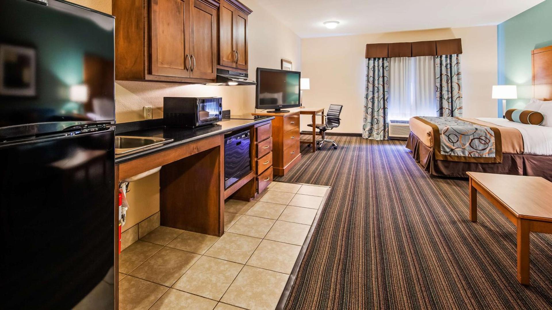 Best Western Plus Seminole Hotel & Suites photo 6