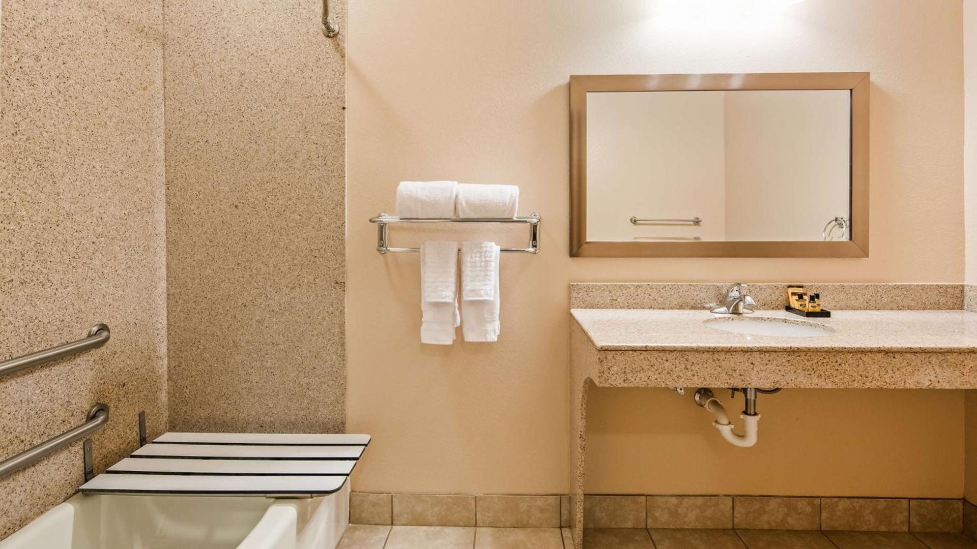 Best Western Plus Seminole Hotel & Suites photo 20