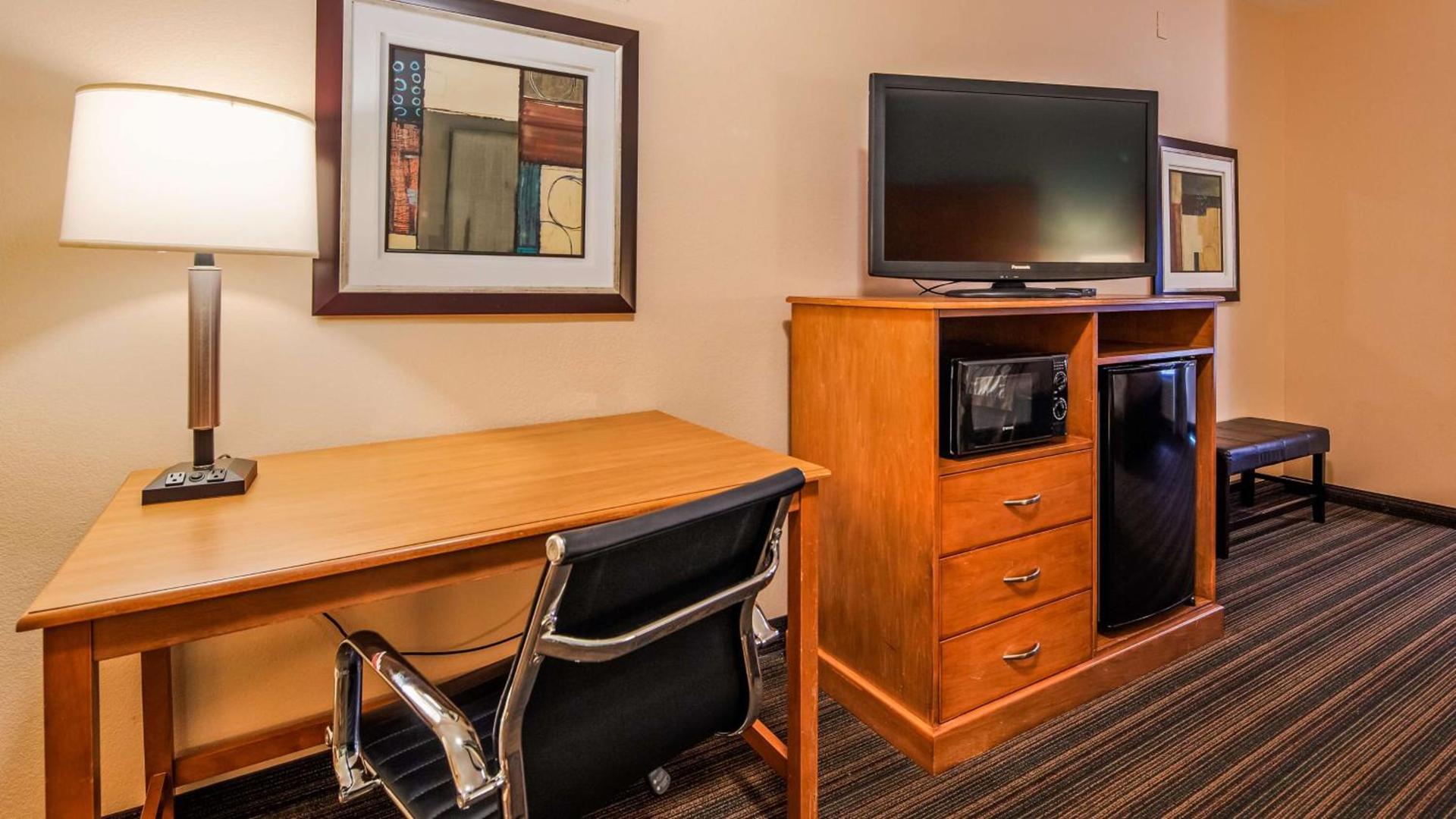 Best Western Plus Seminole Hotel & Suites photo 18