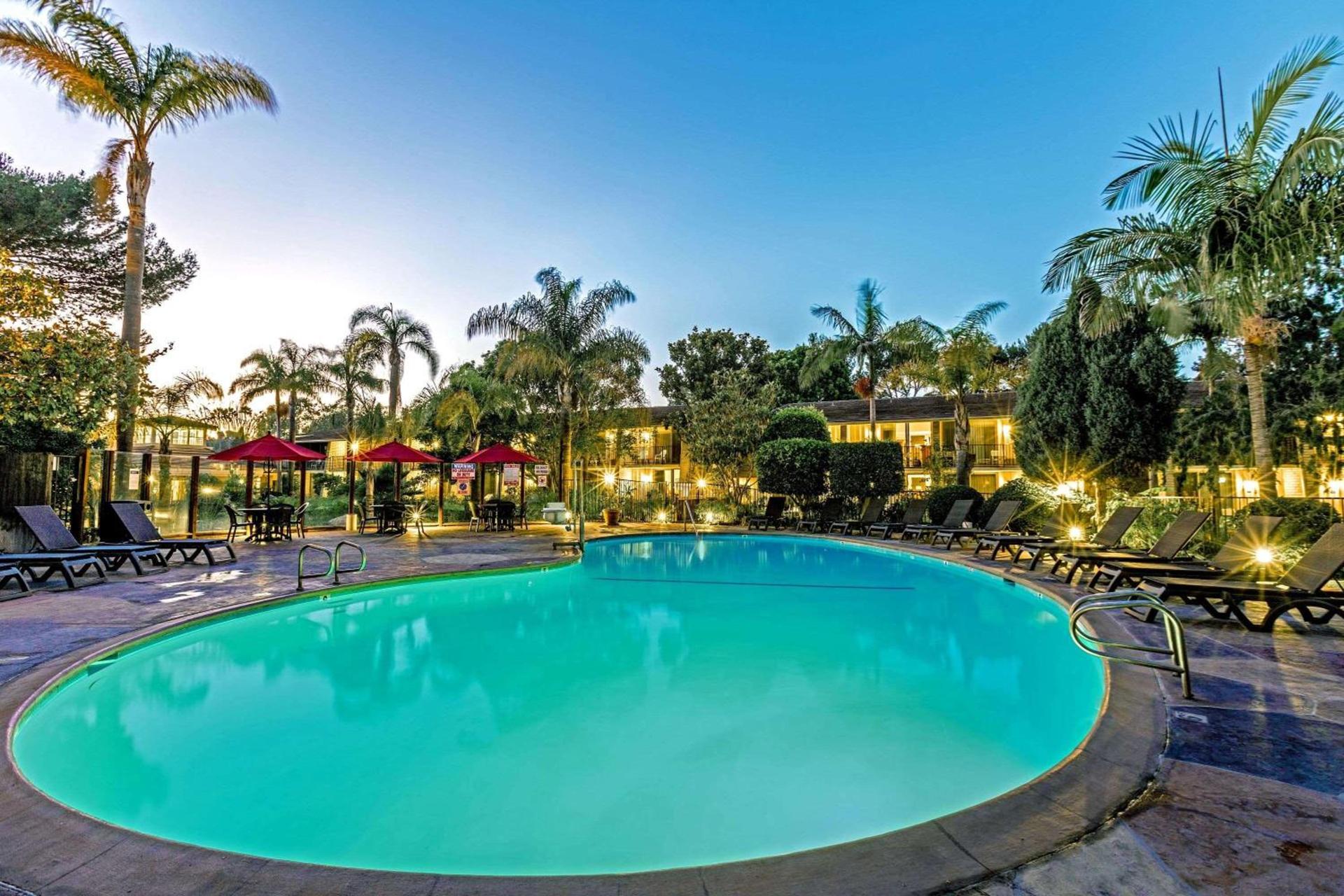 Ramada by Wyndham Santa Barbara photo 9