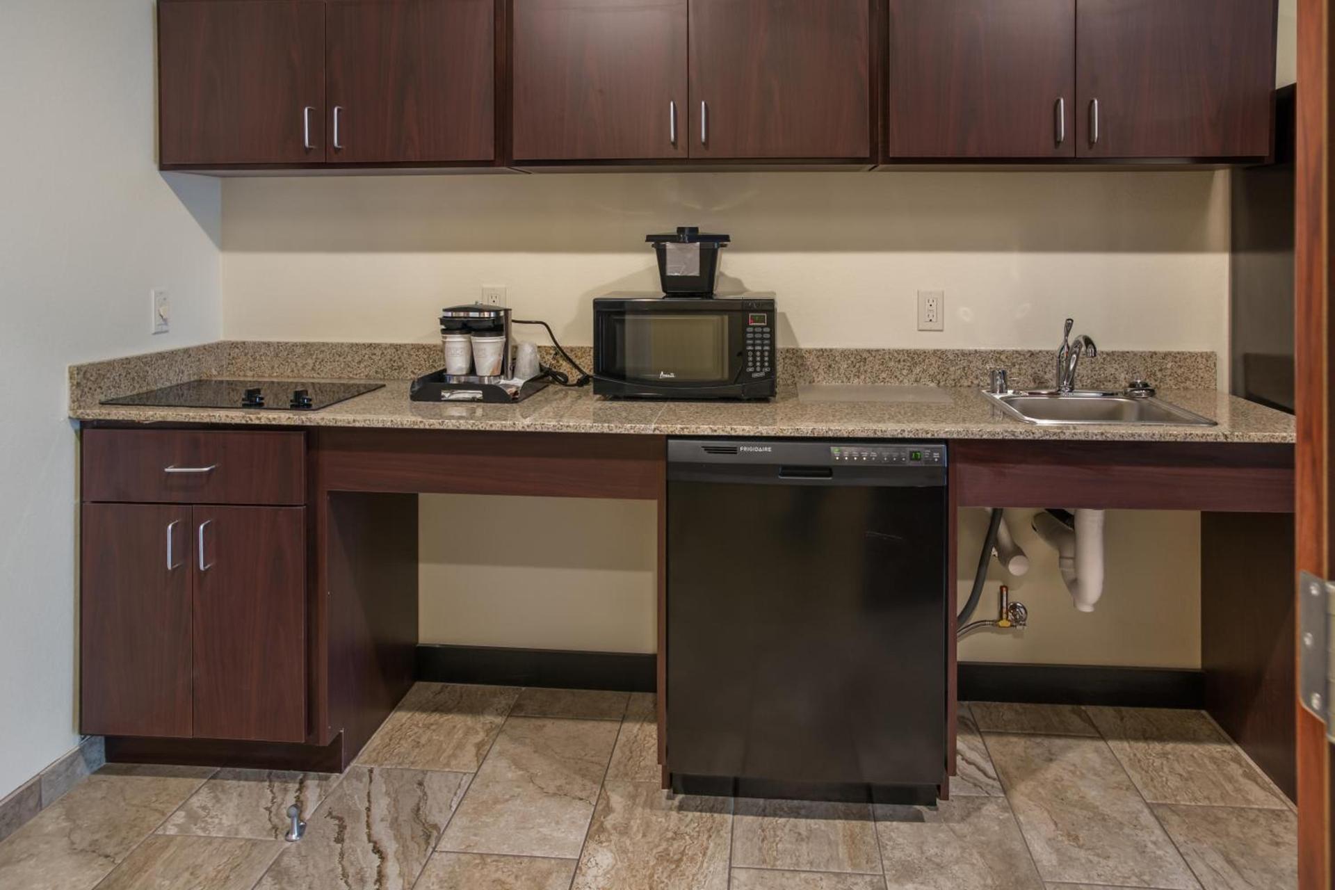 Cobblestone Inn and Suites - Ashland photo 9