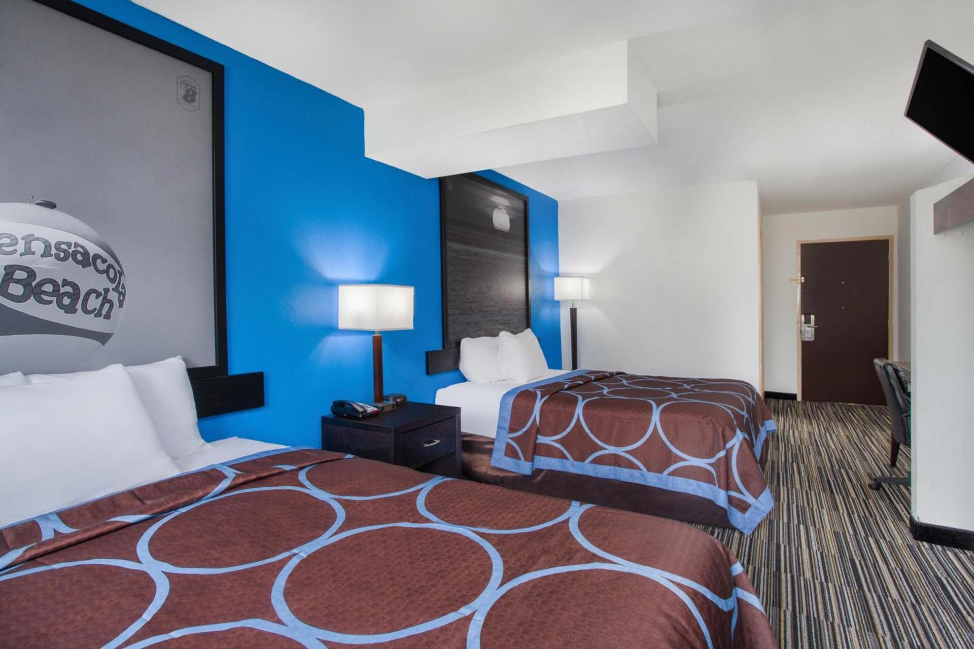 Super 8 by Wyndham Pensacola photo 31
