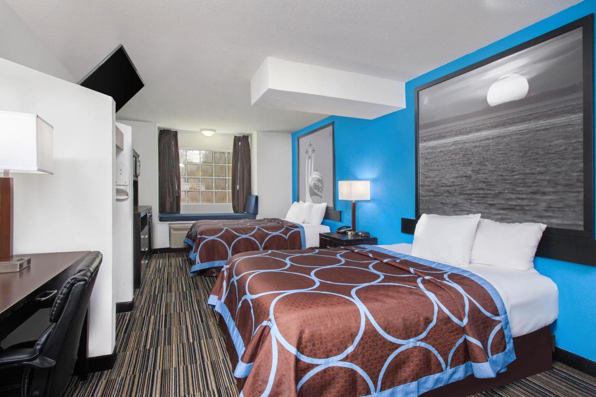 Super 8 by Wyndham Pensacola photo 33