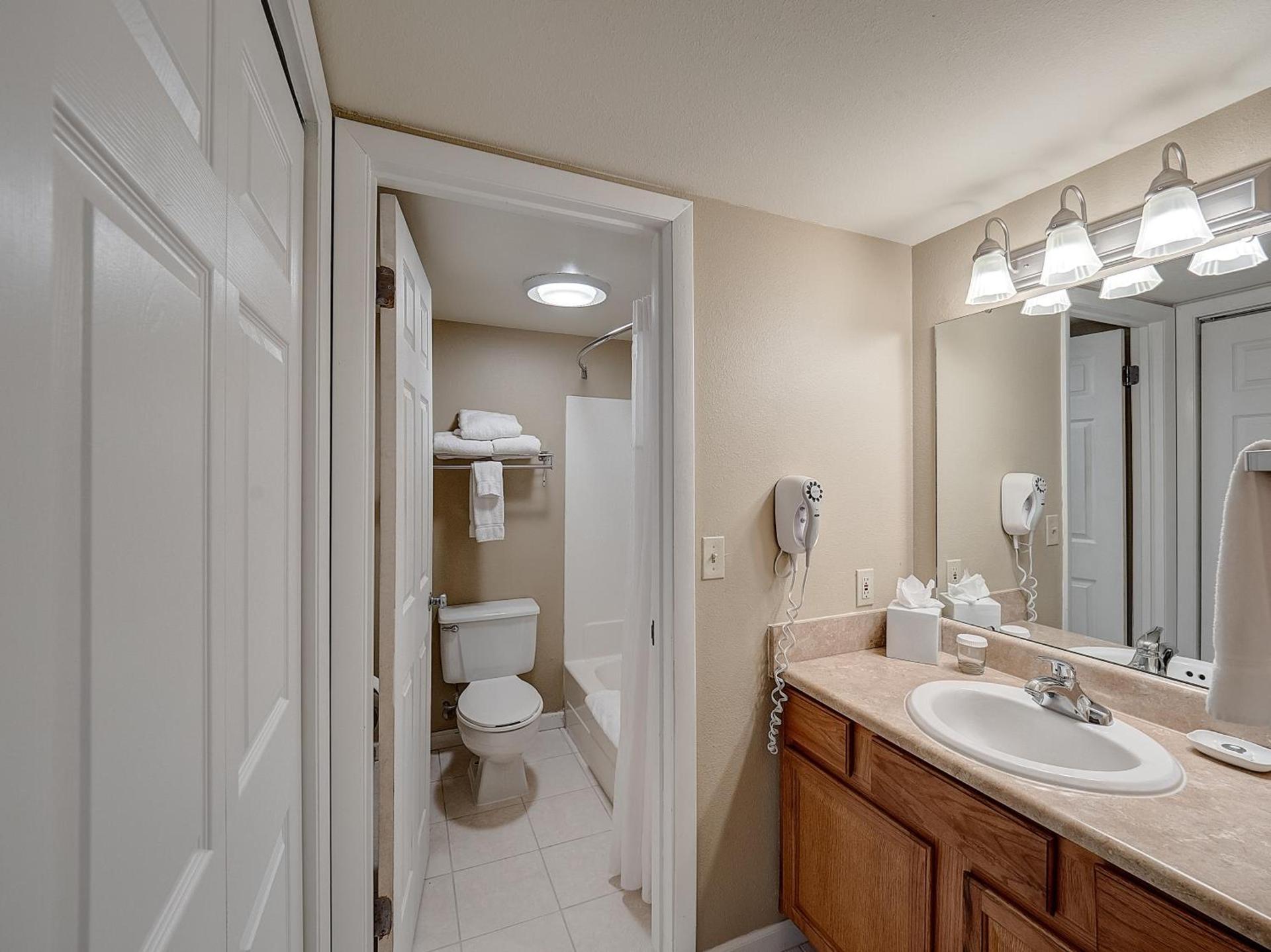 Red Lion Inn & Suites Urbana photo 29