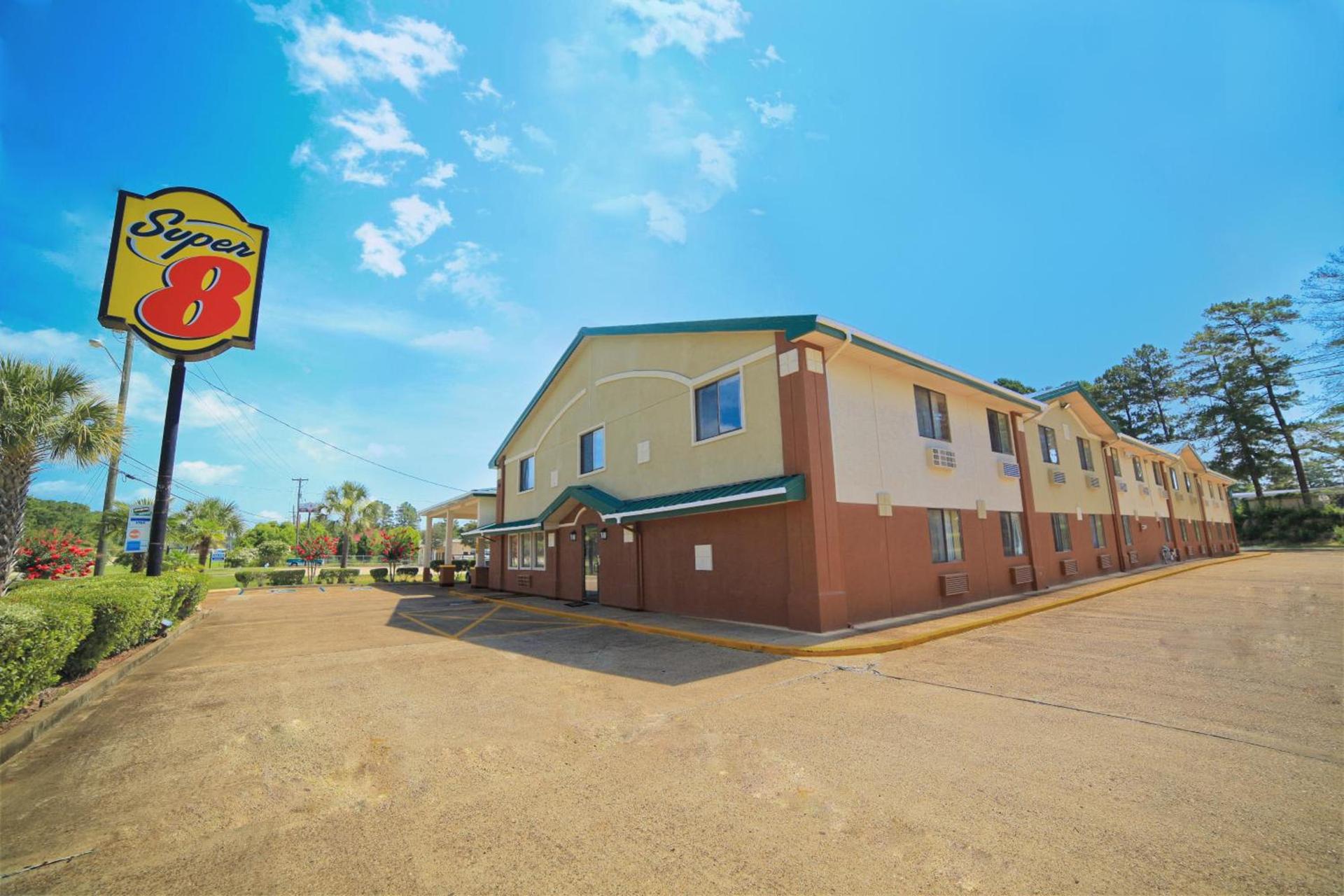 Super 8 by Wyndham Natchitoches photo 31