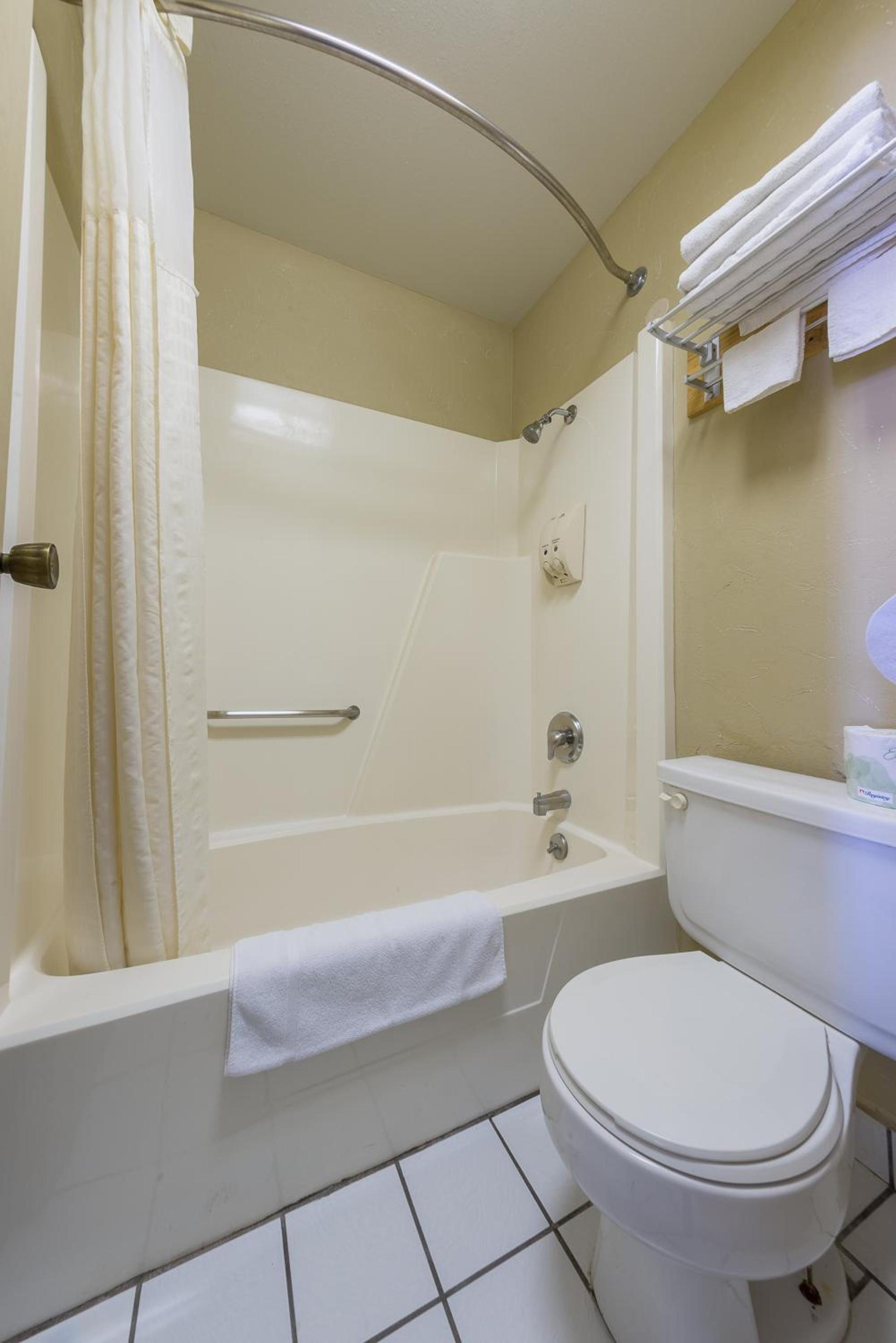 Americas Best Value Inn - Legend's Inn photo 30