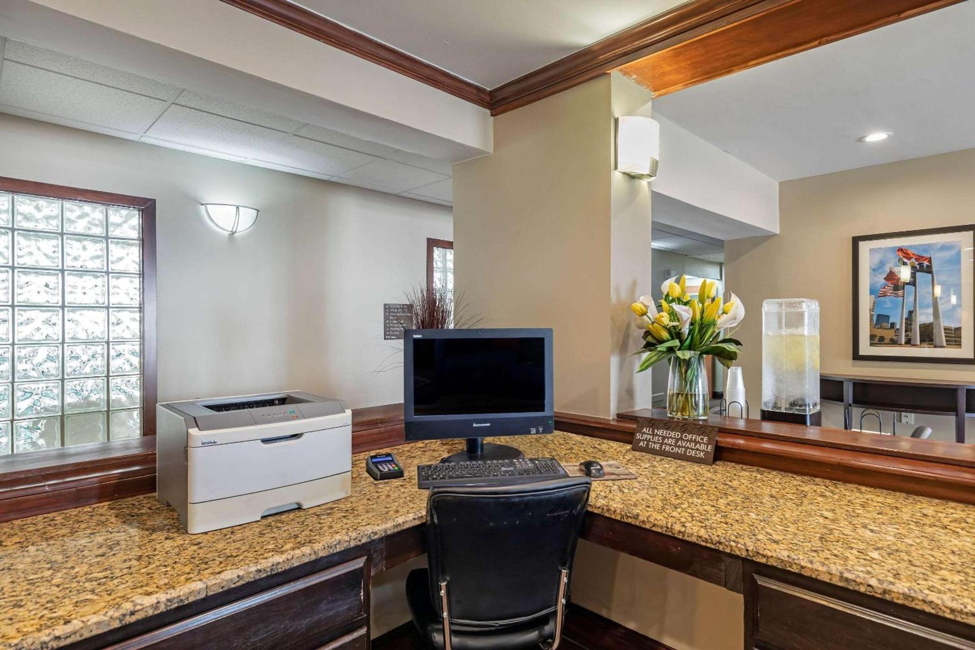 Comfort Suites North Dallas photo 49