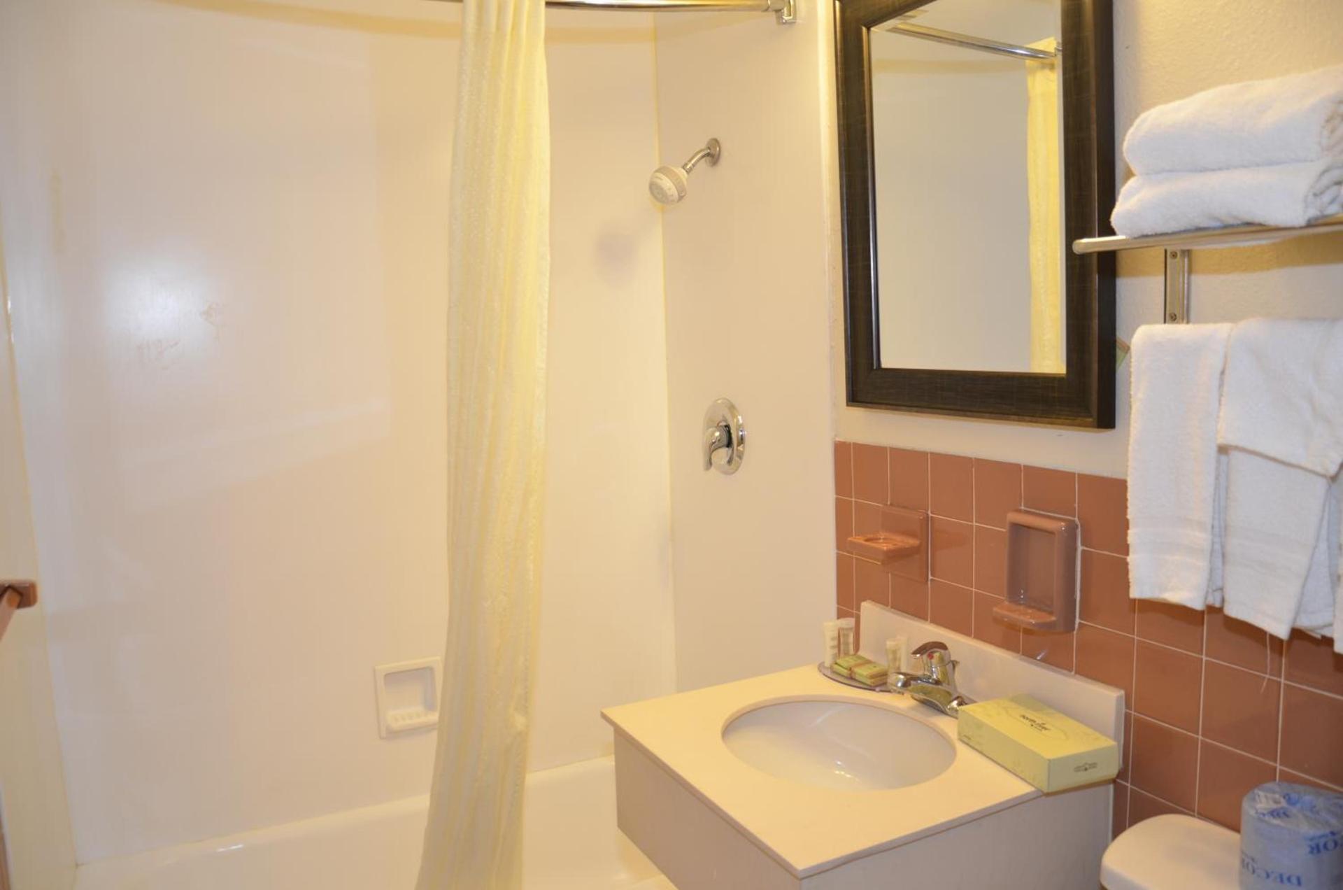 FairBridge Inn Express Buffalo Airport Williamsville photo 5