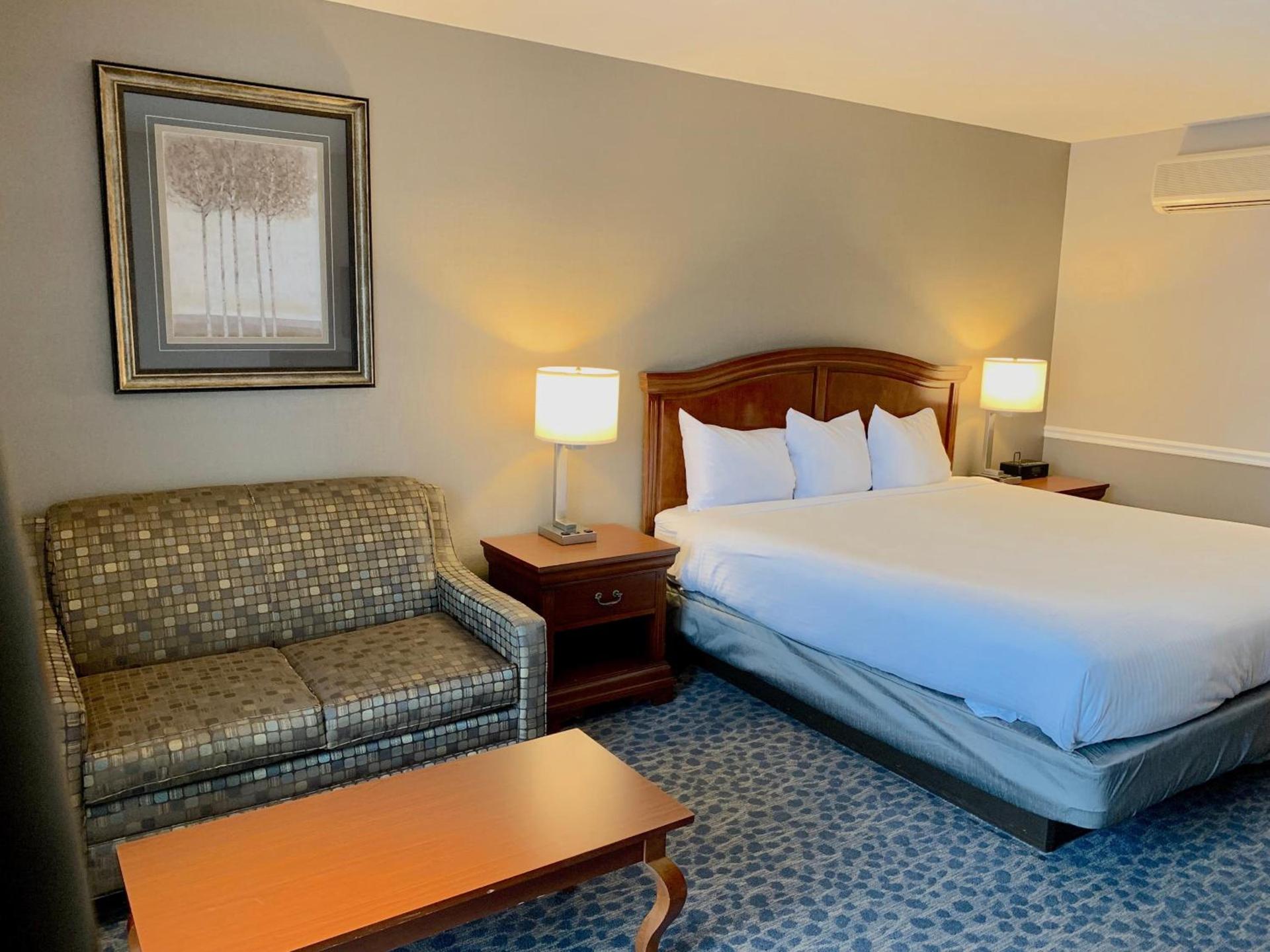 Golden Gables Inn Dazzler Select by Wyndham photo 8