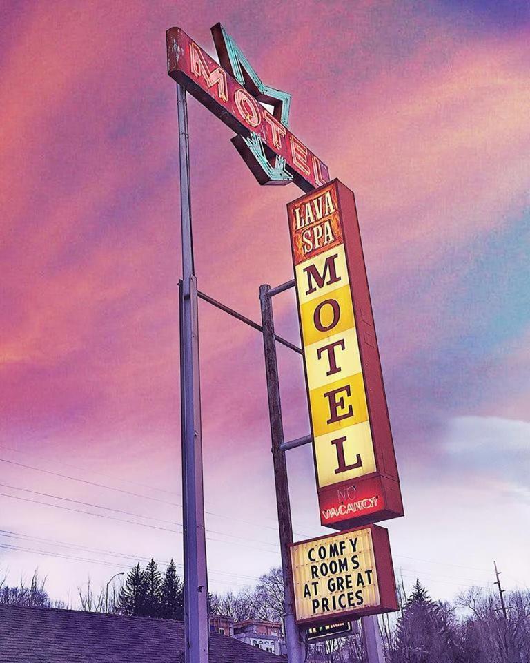 Lava Spa Motel & RV photo 16