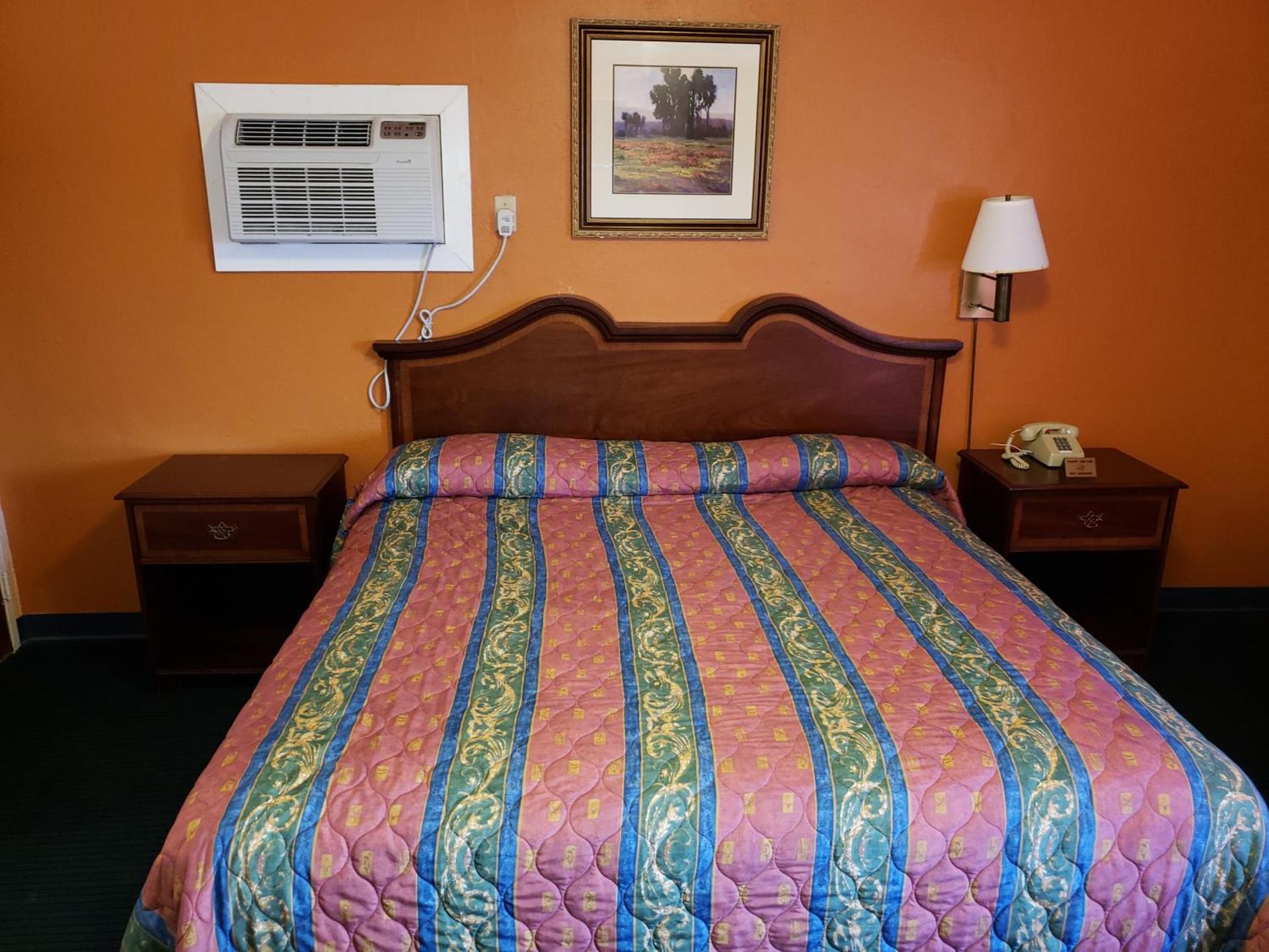 Encino Motel photo 12