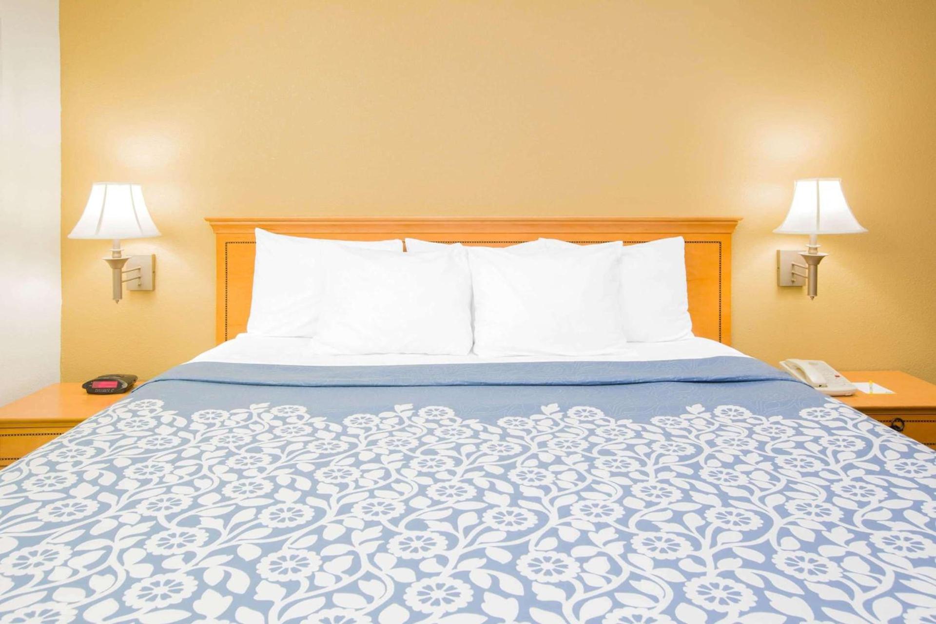Days Inn by Wyndham Hattiesburg MS photo 7