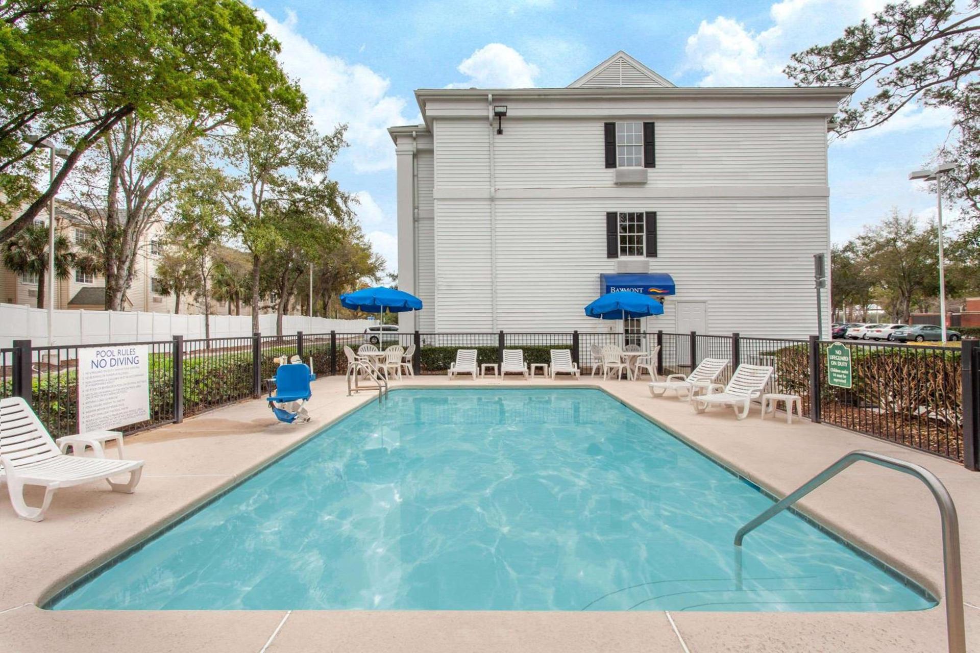 Baymont by Wyndham Jacksonville/Butler Blvd photo 2