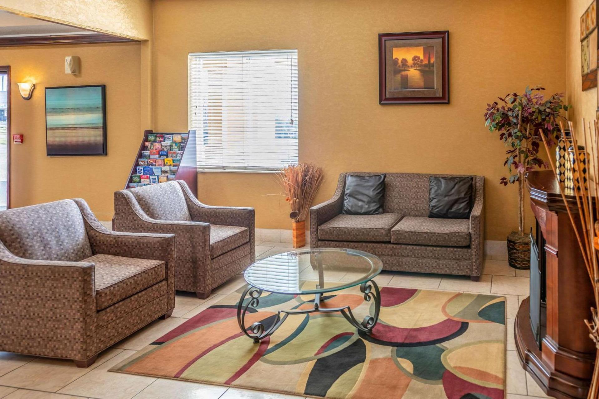 Quality Inn & Suites Seville photo 41