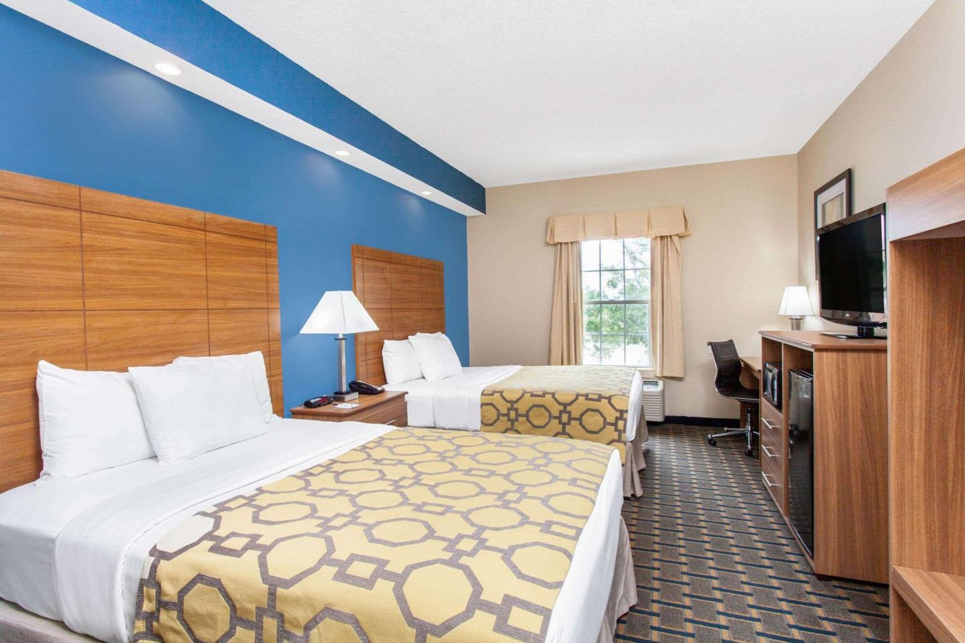 Baymont by Wyndham Jacksonville/Butler Blvd photo 17