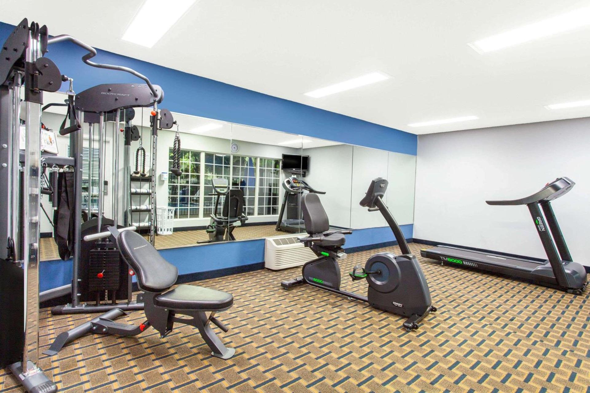 Baymont by Wyndham Jacksonville/Butler Blvd photo 4