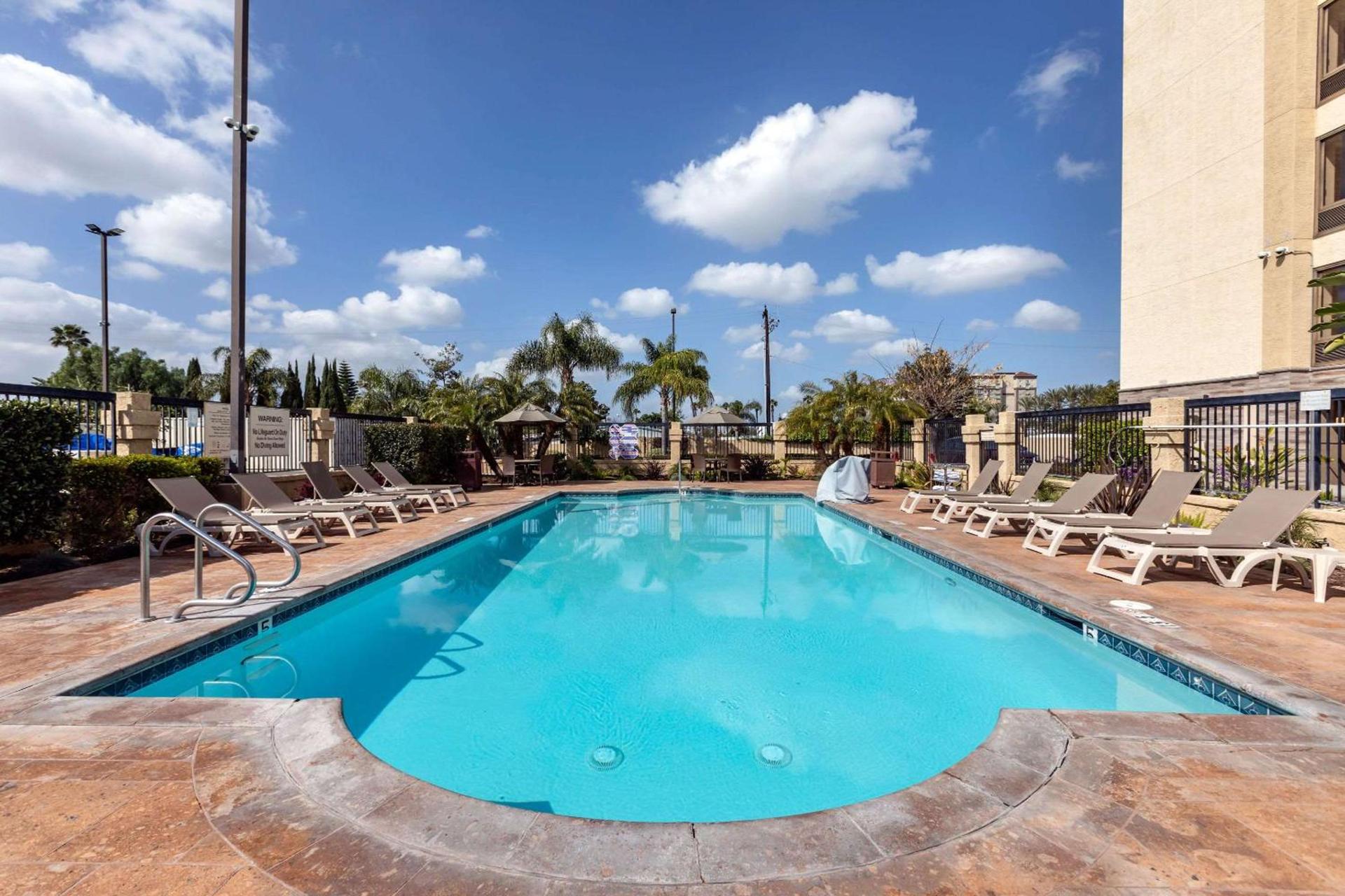 Comfort Inn Anaheim Resort photo 11