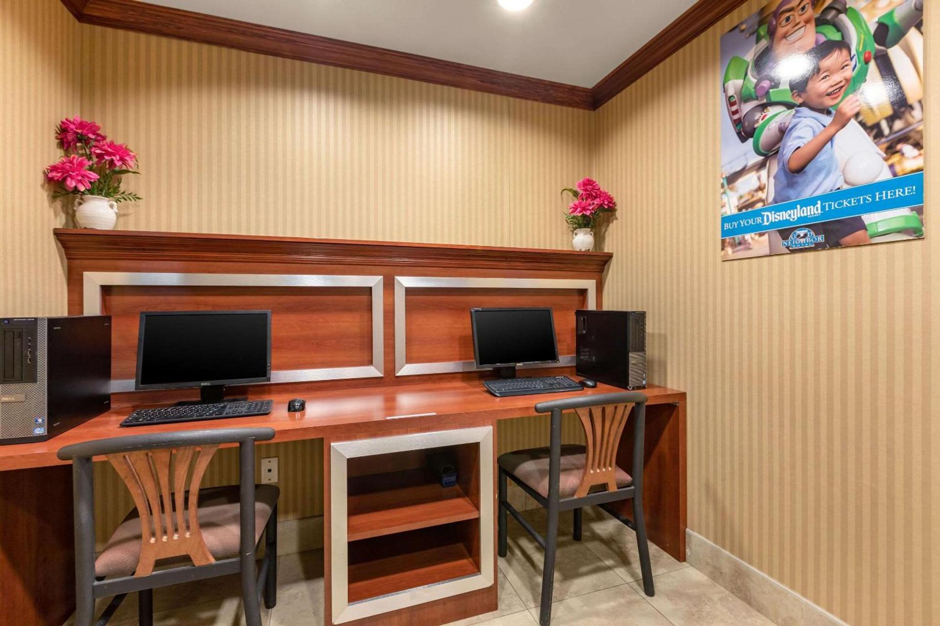 Comfort Inn Anaheim Resort photo 12