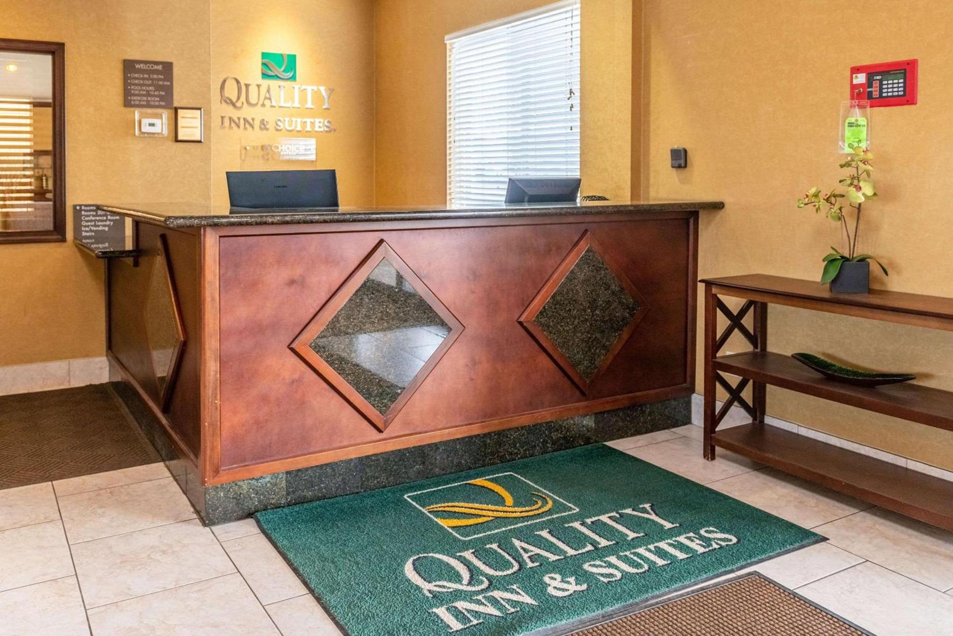 Quality Inn & Suites Seville photo 36