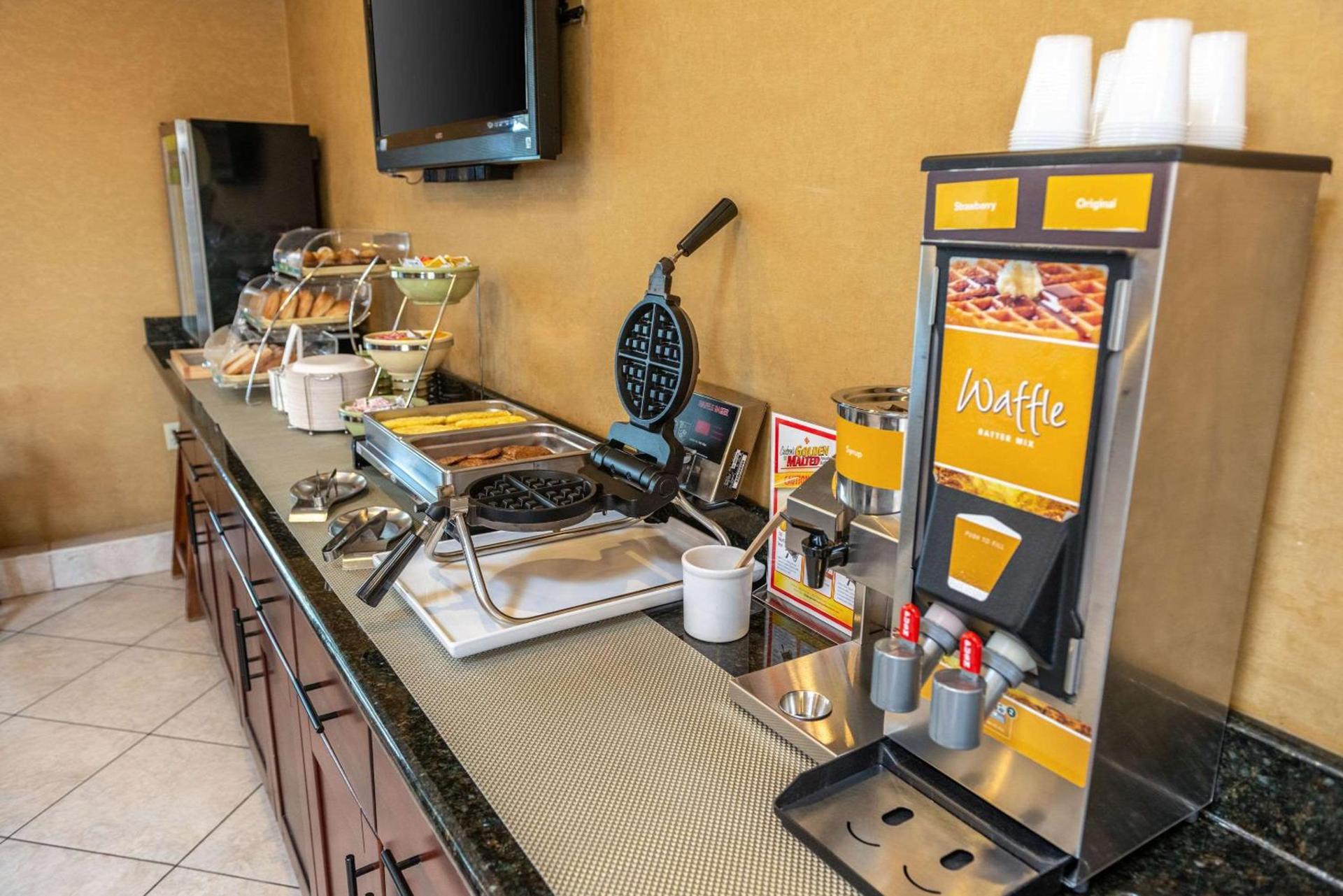 Quality Inn & Suites Seville photo 33