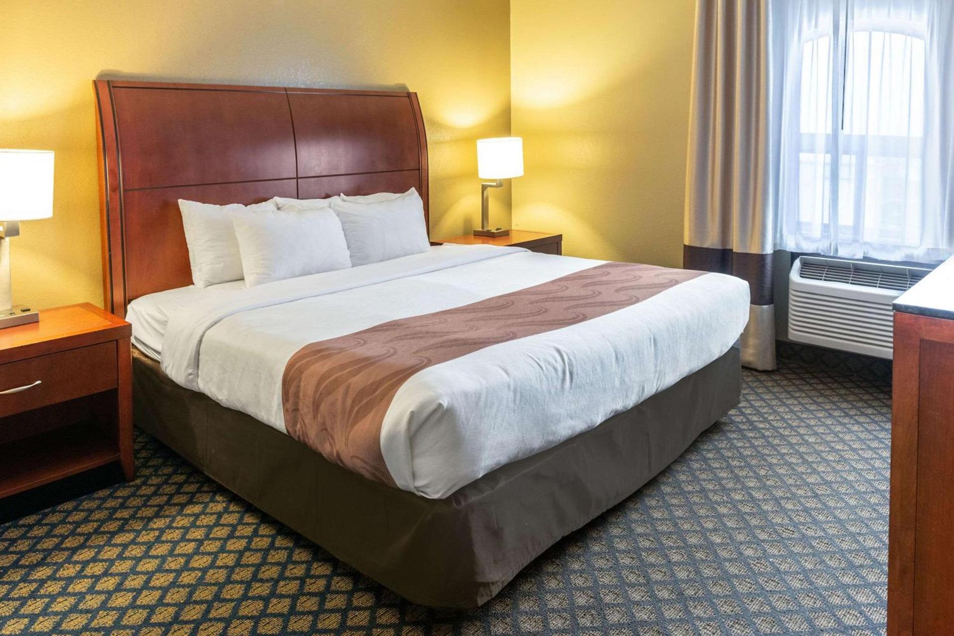 Quality Inn & Suites Seville photo 32