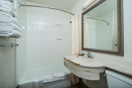 Americas Best Value Inn - Pendleton photo 10