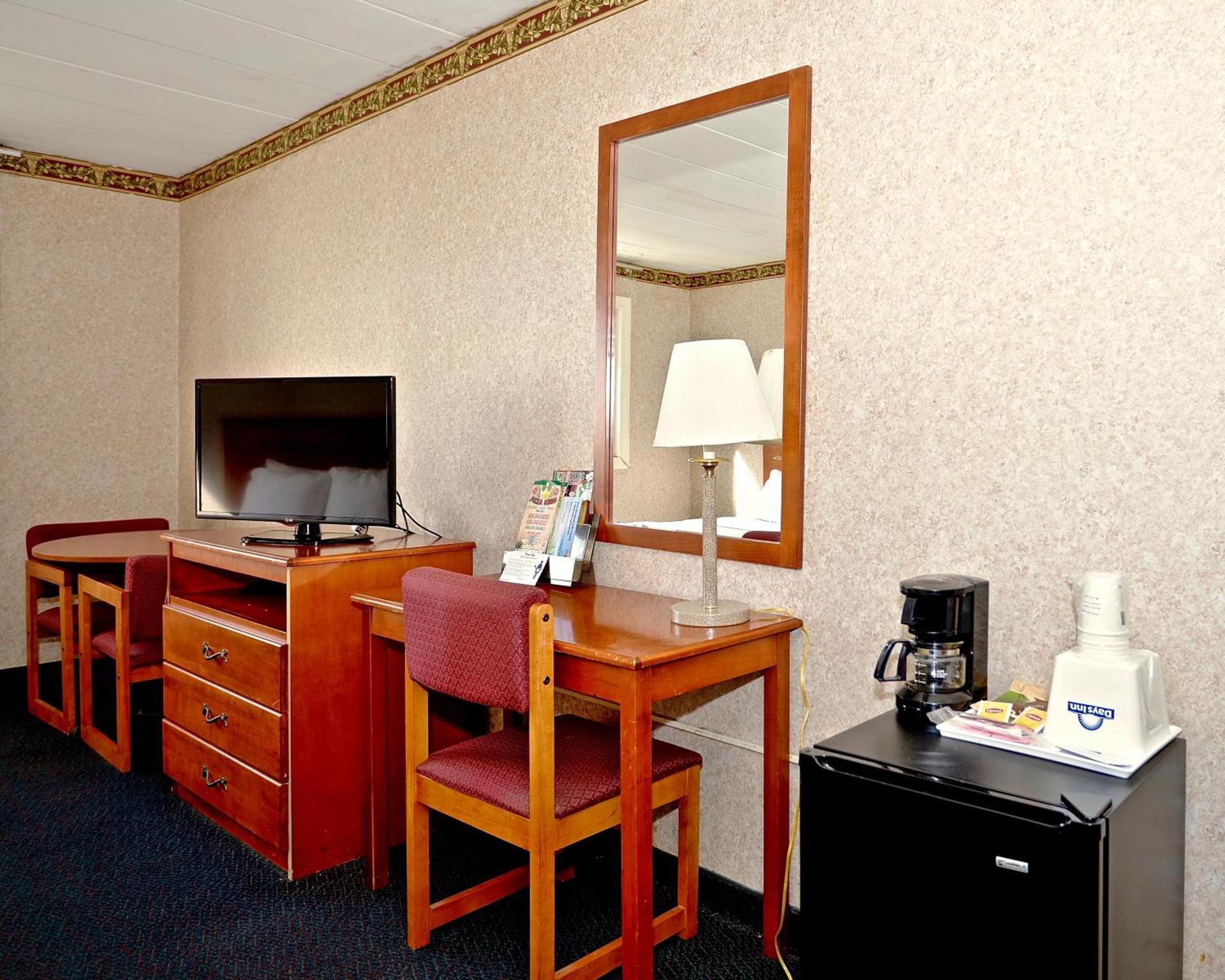 Days Inn by Wyndham Atlantic City Beachblock photo 14