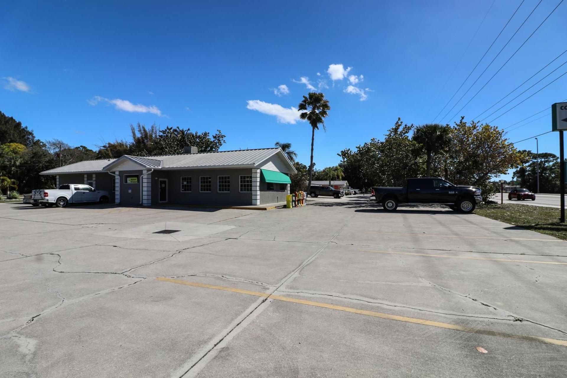 Grove City Motel photo 23