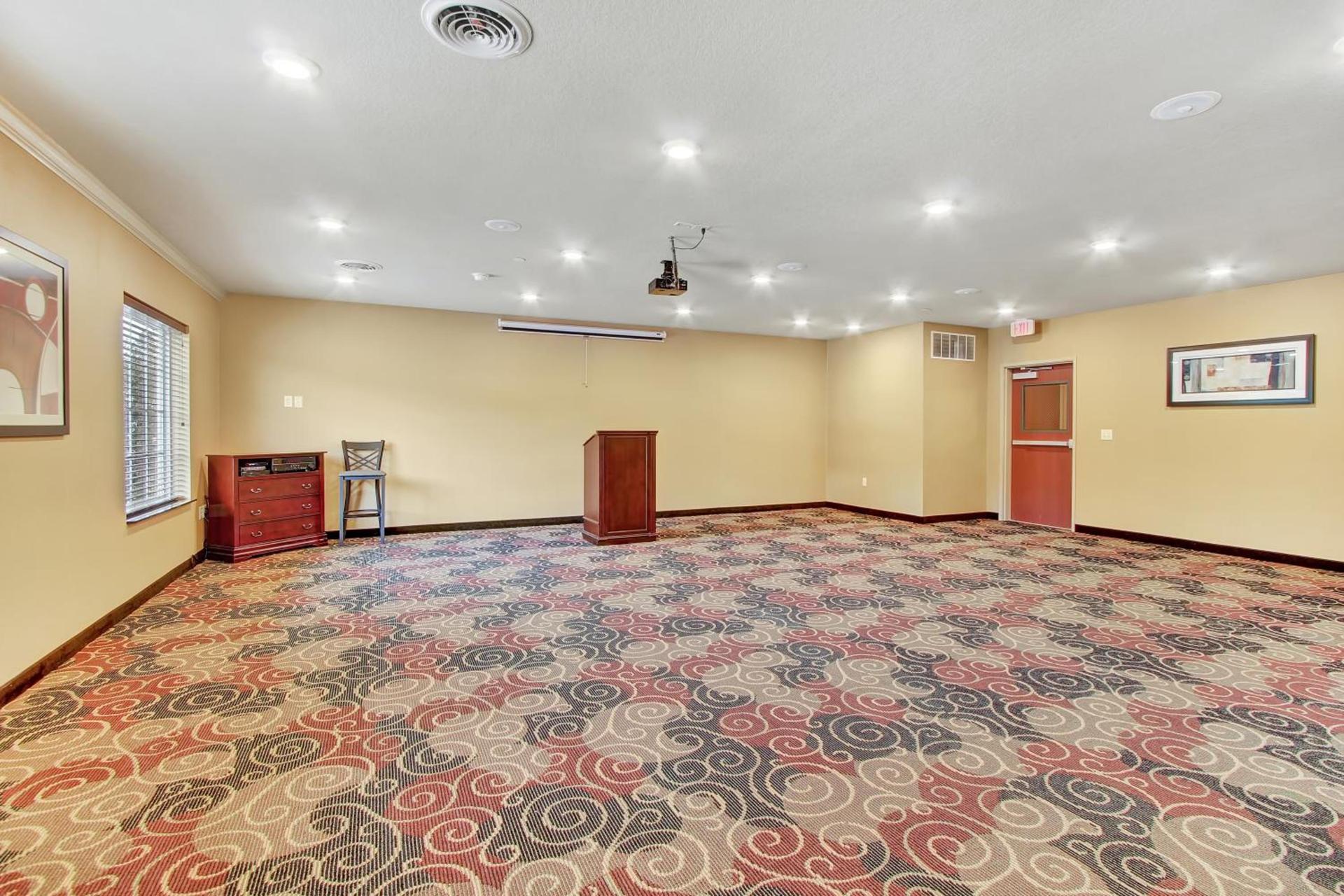 Cobblestone Hotel & Suites - Waynesboro photo 2
