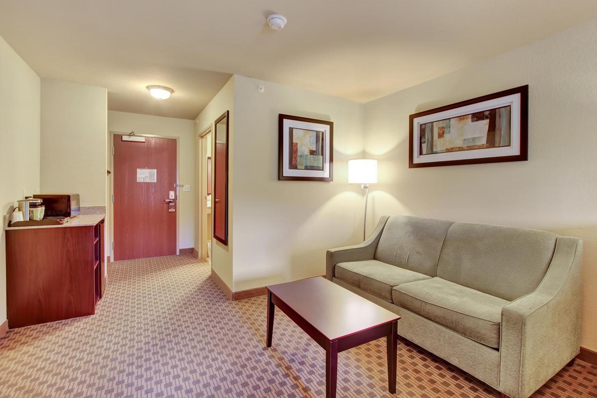 Cobblestone Hotel & Suites - Waynesboro photo 4