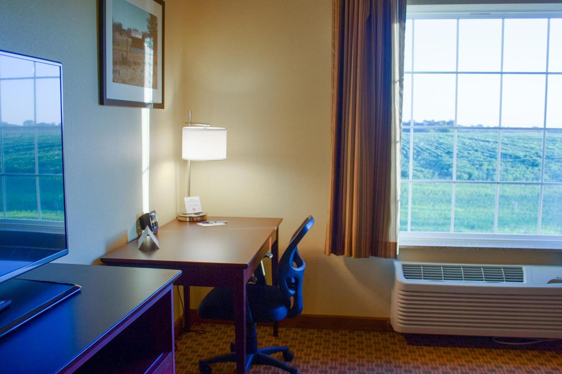 Cobblestone Inn & Suites-Winterset photo 8