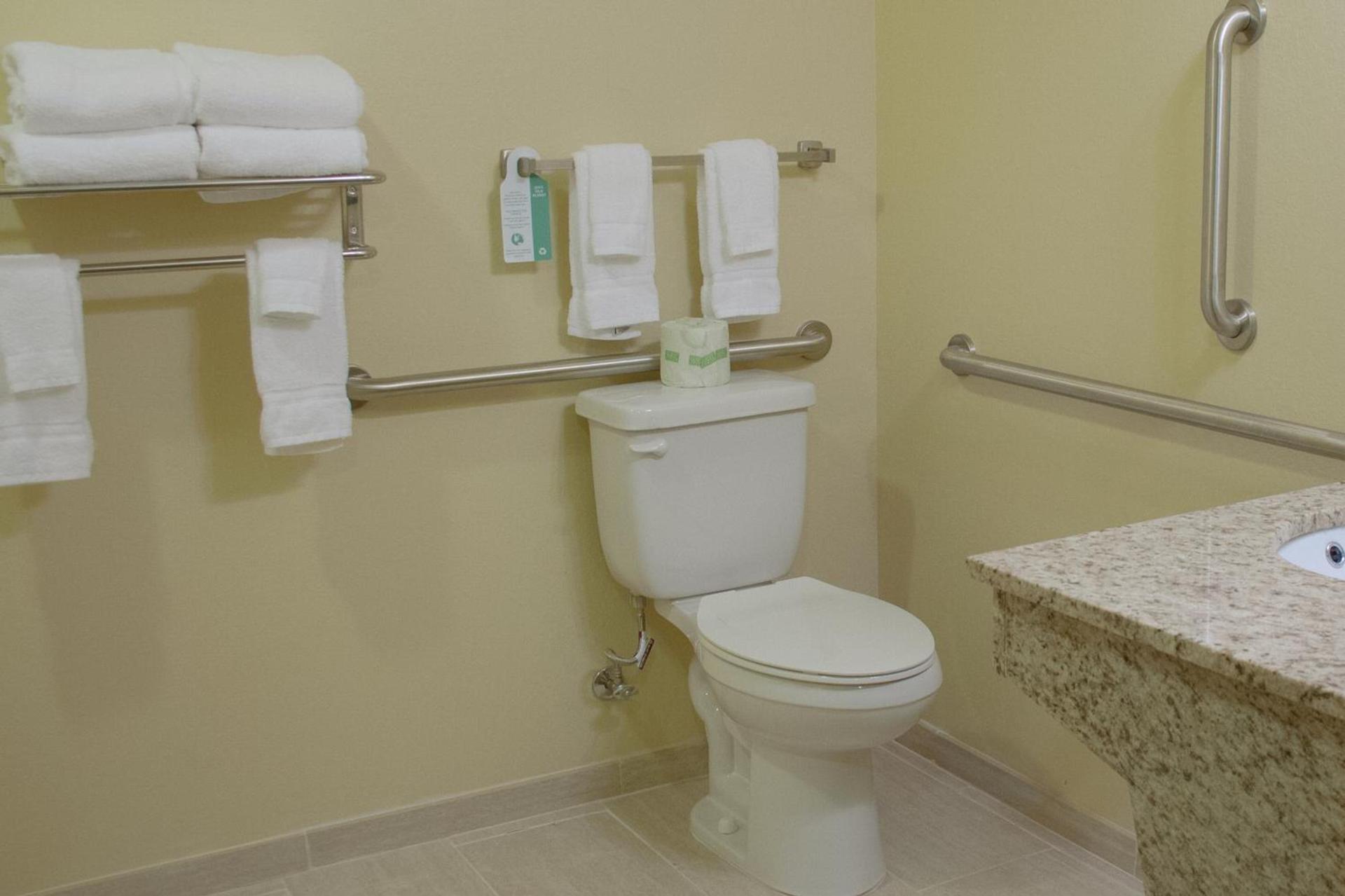 Cobblestone Inn & Suites-Winterset photo 6