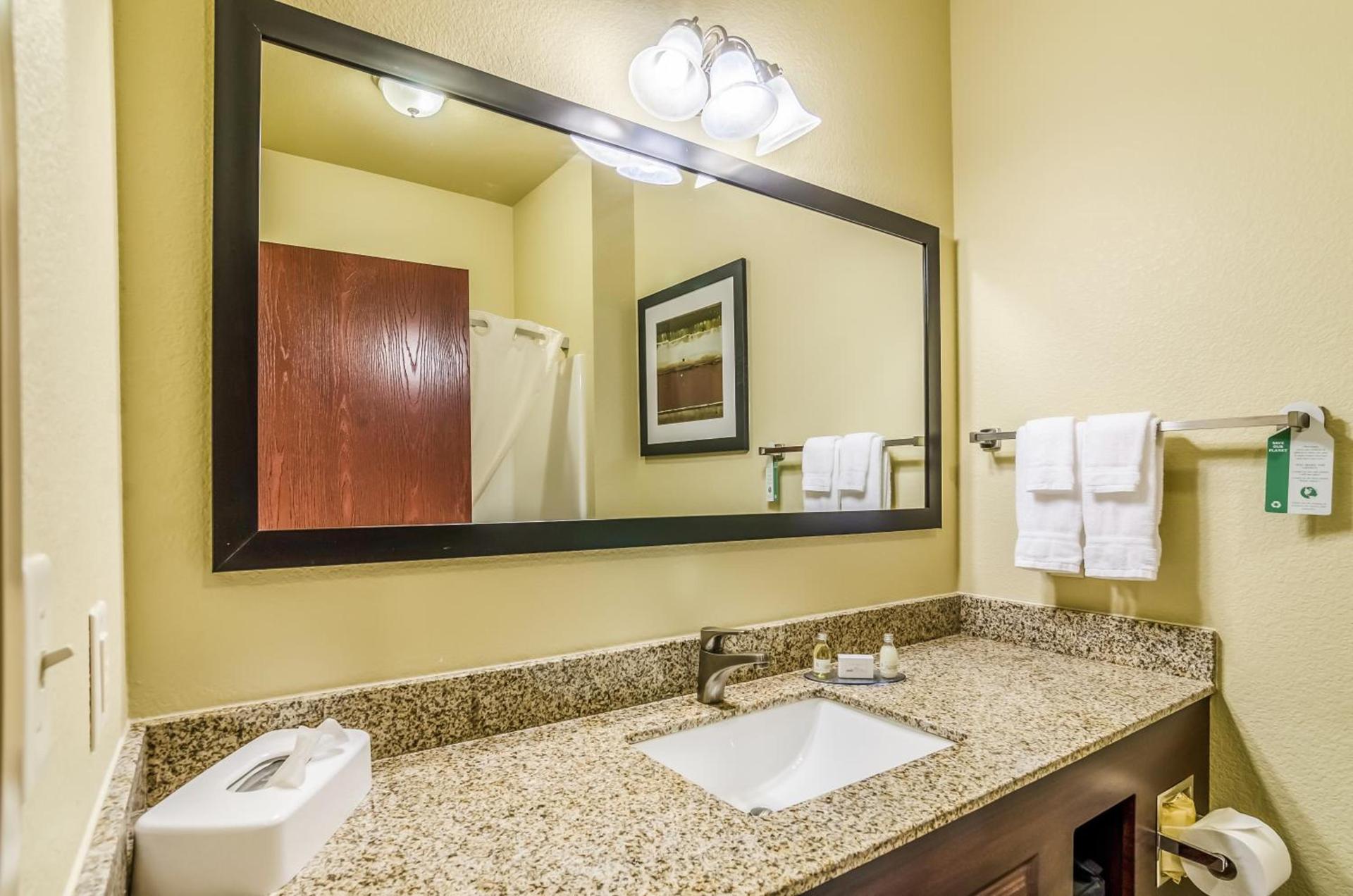 Cobblestone Hotel & Suites - McCook photo 22