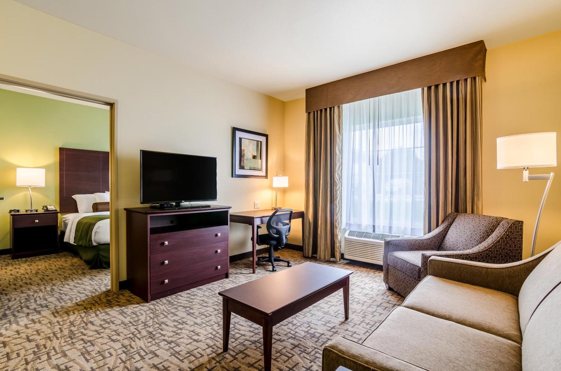 Cobblestone Hotel & Suites - McCook photo 5