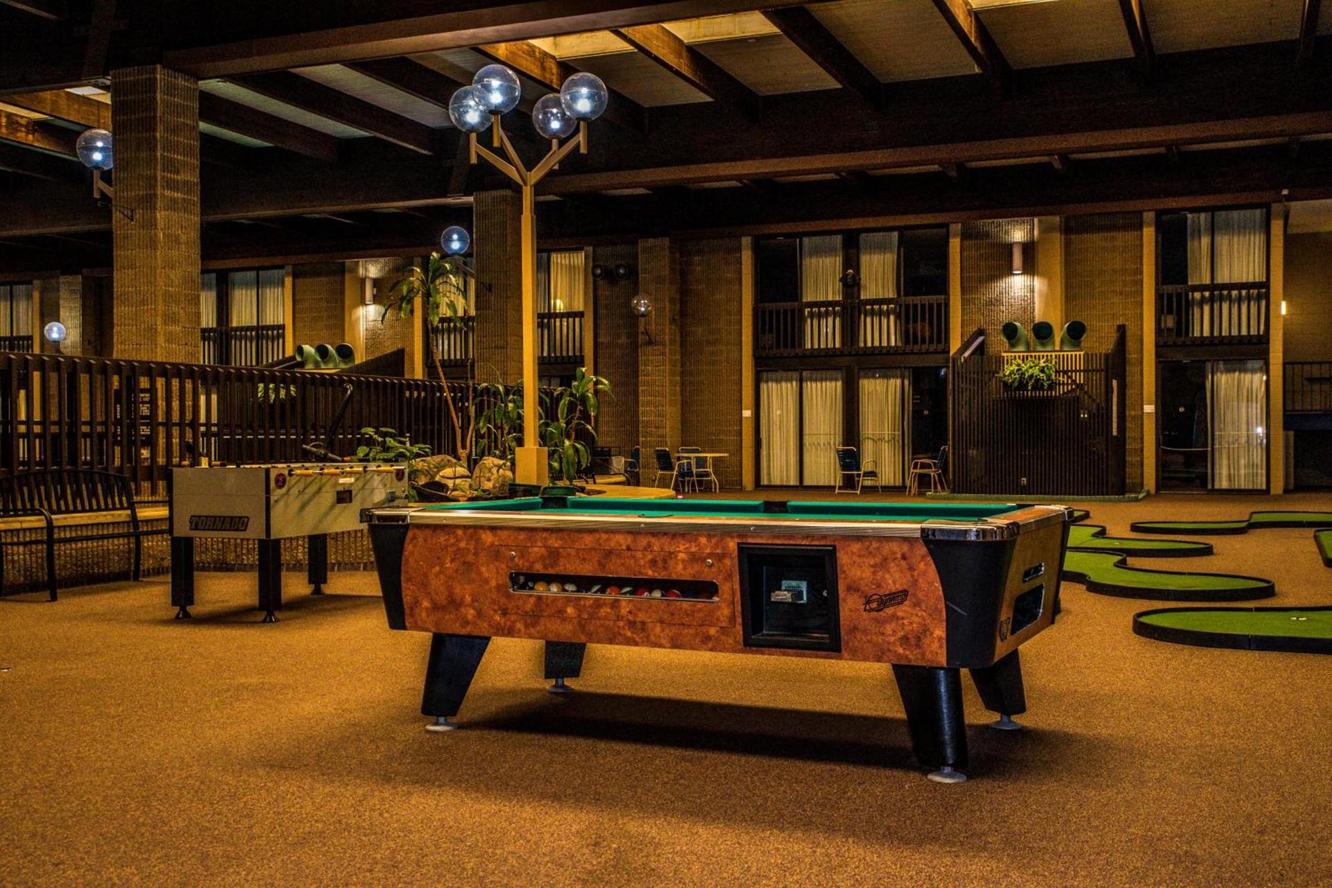 Ramada by Wyndham Alpena photo 48